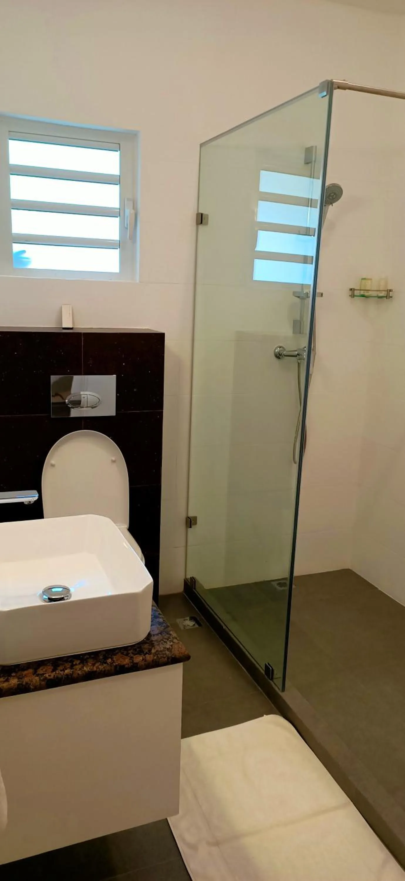 Bathroom in Le Relax Beach Resort