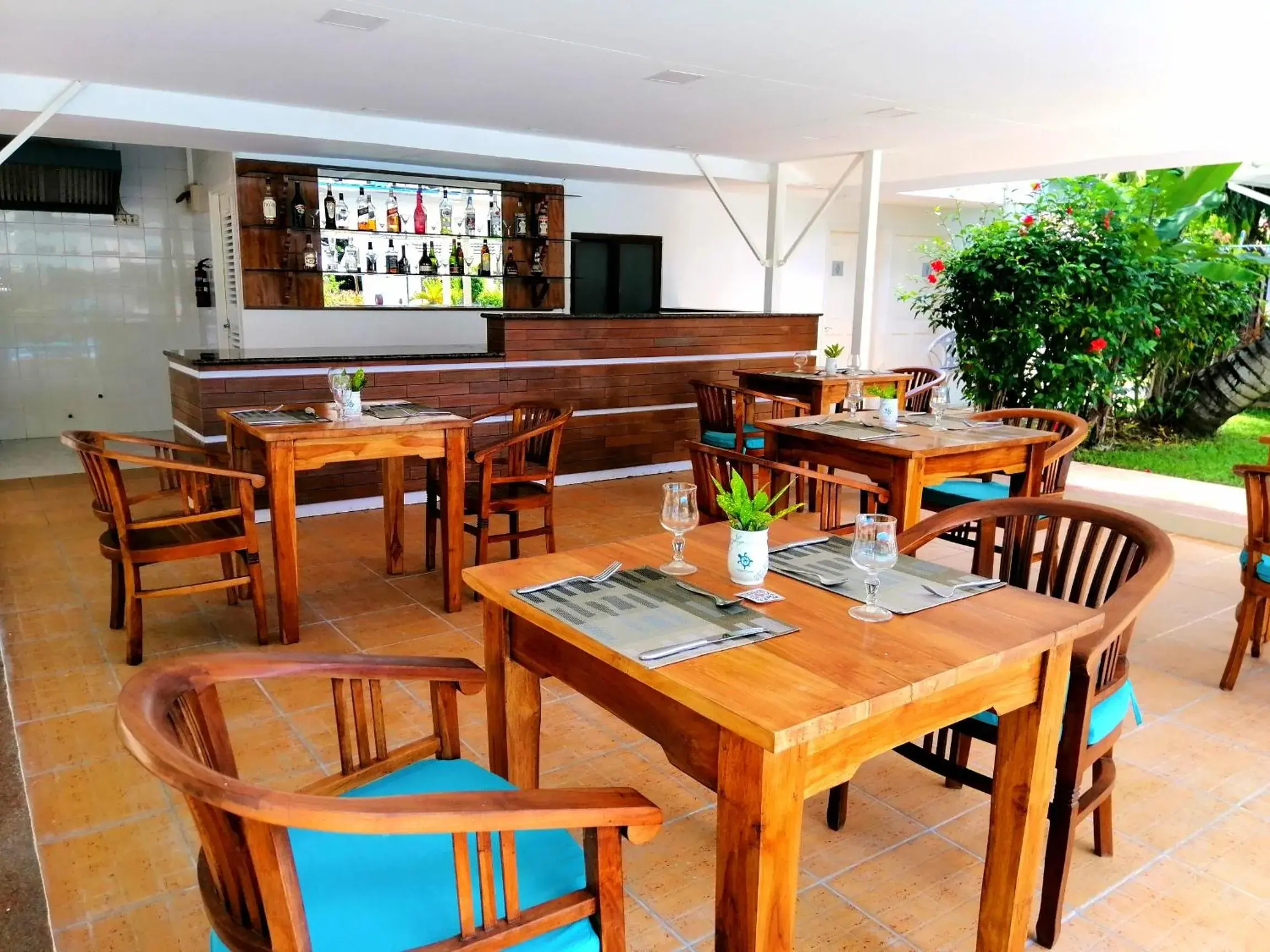 Restaurant/places to eat in Le Relax Beach Resort Restaurant/places to eat in Le Relax Beach Resort