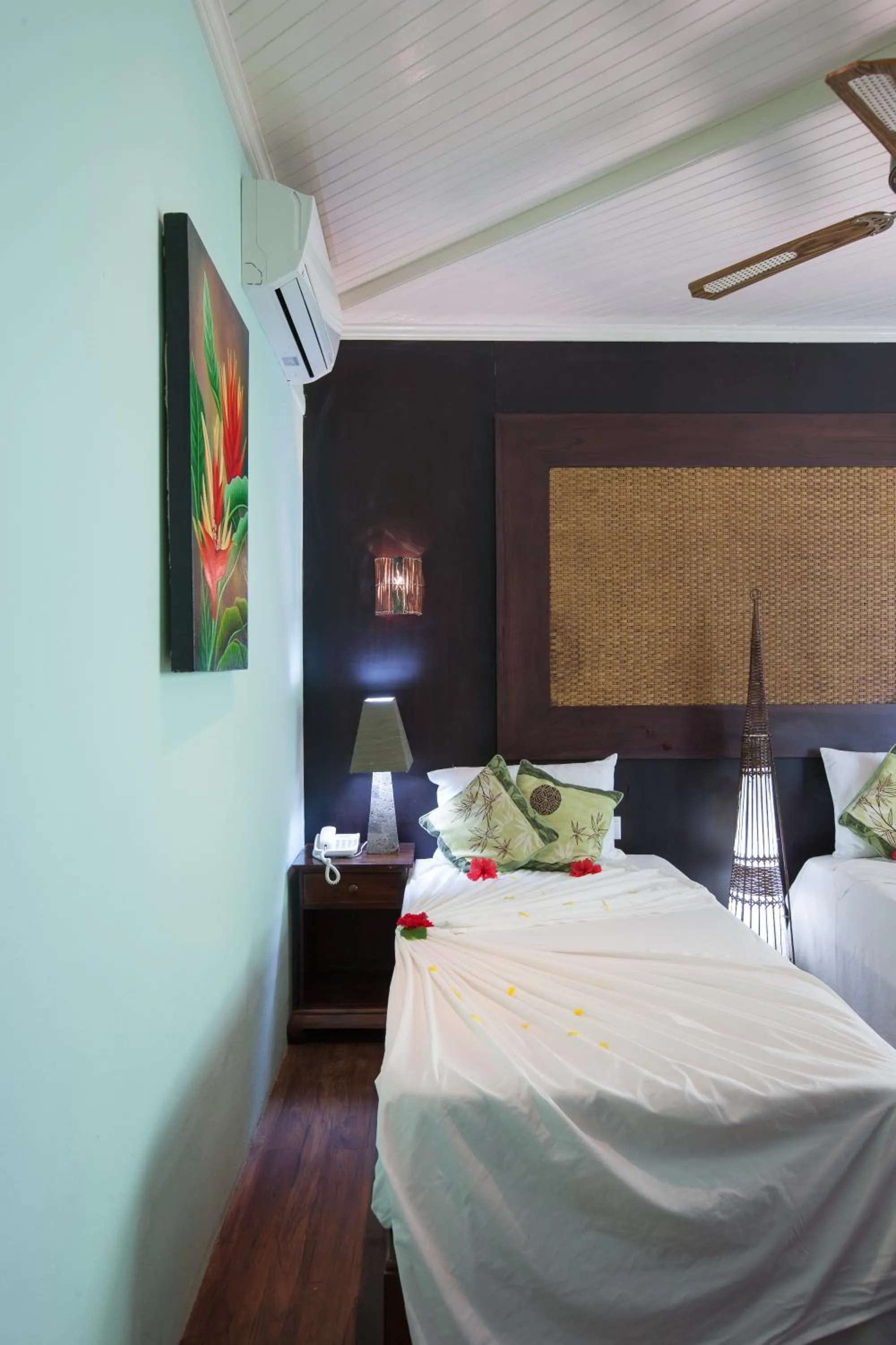 Bed in Le Relax Beach Resort