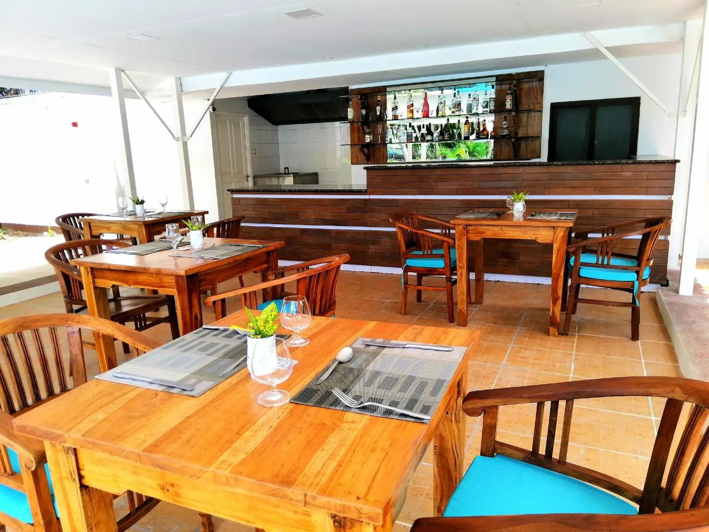 Restaurant/places to eat in Le Relax Beach Resort Restaurant/places to eat in Le Relax Beach Resort