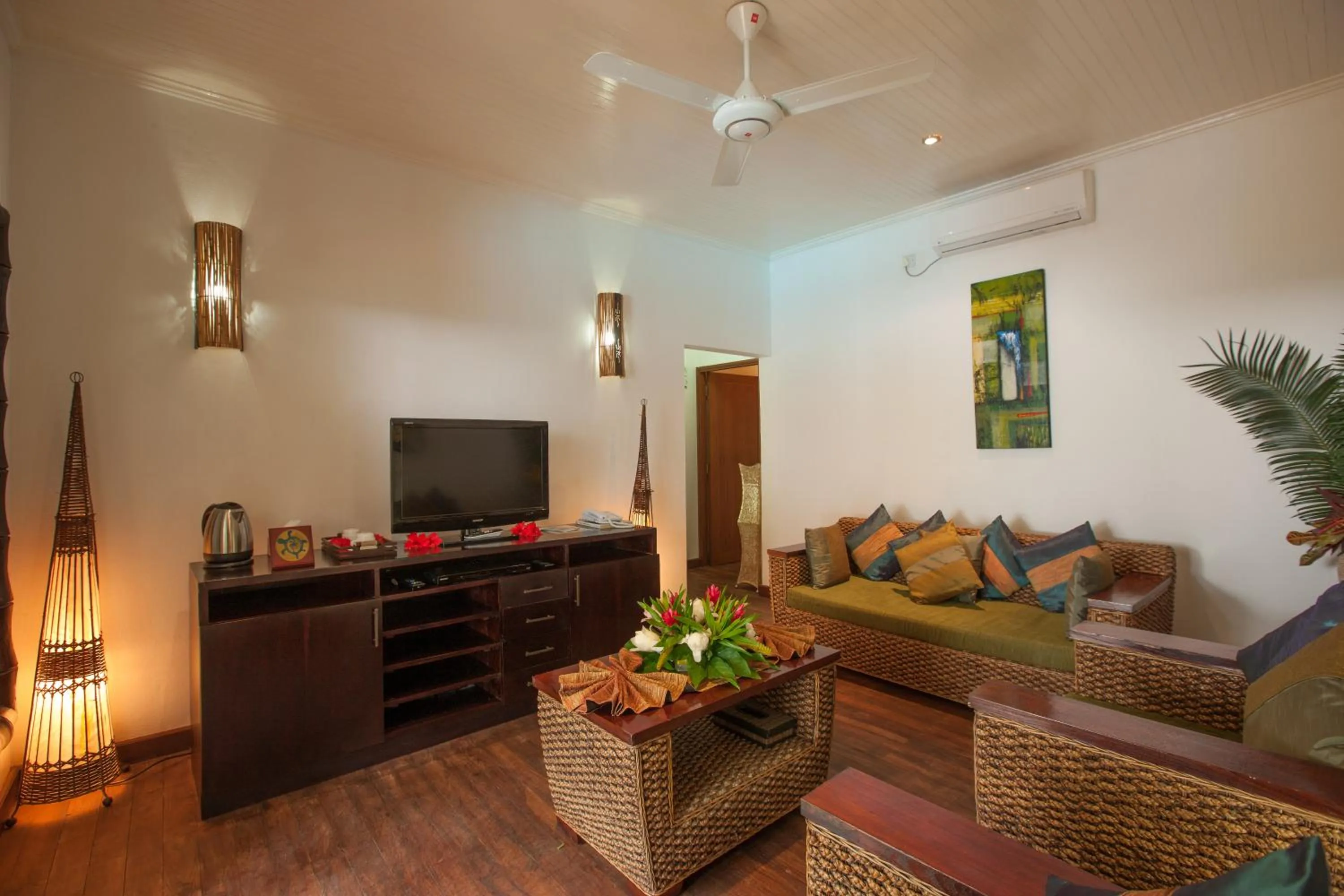 TV and multimedia in Le Relax Beach Resort