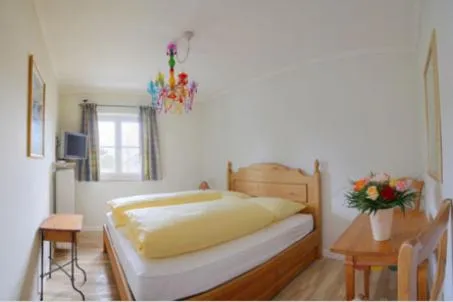 Photo of the whole room, Bed in Alpenhof Garnihotel & Ferienwohnungen