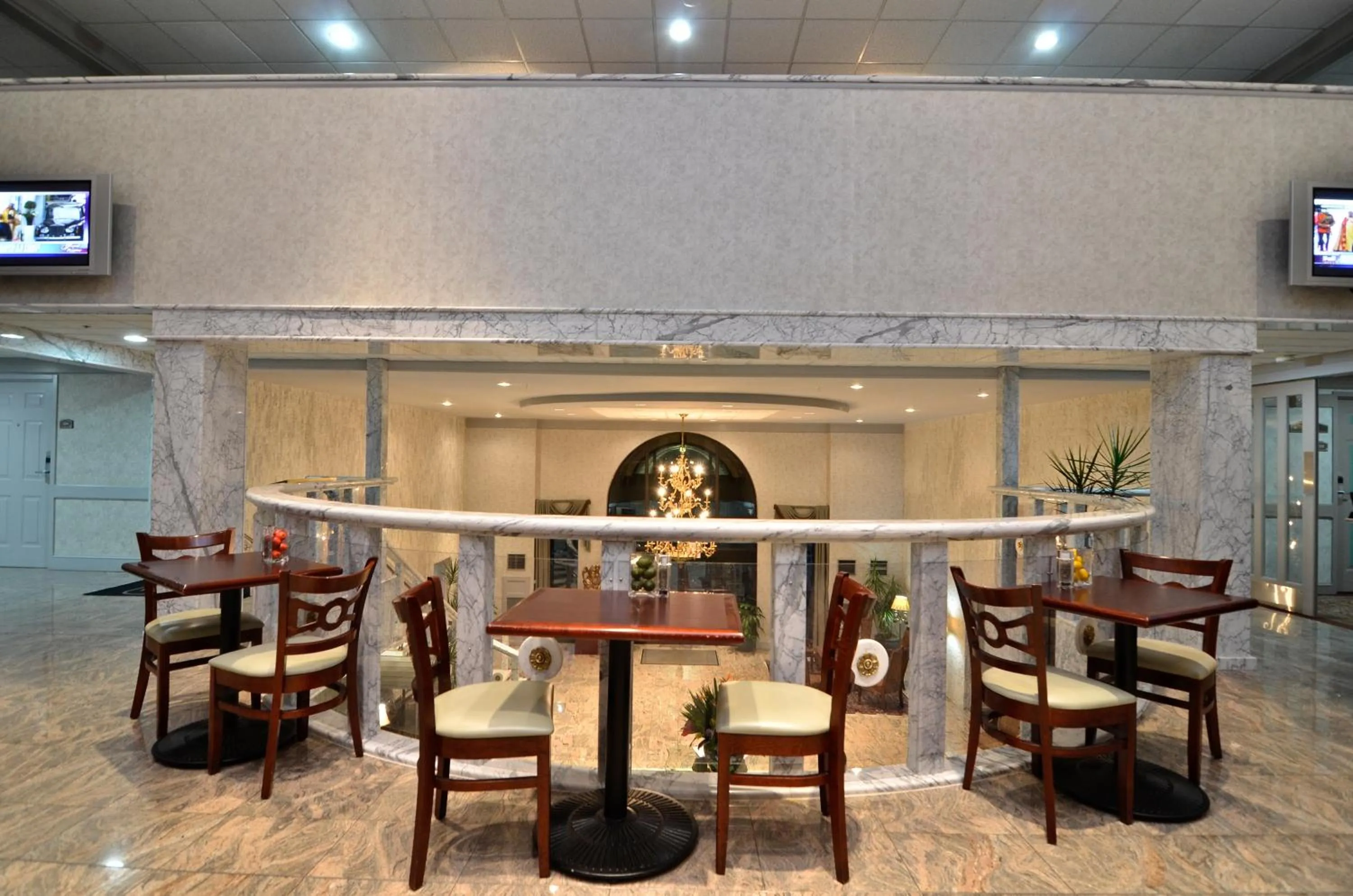 Lobby or reception in Best Western Plus Concordville Hotel