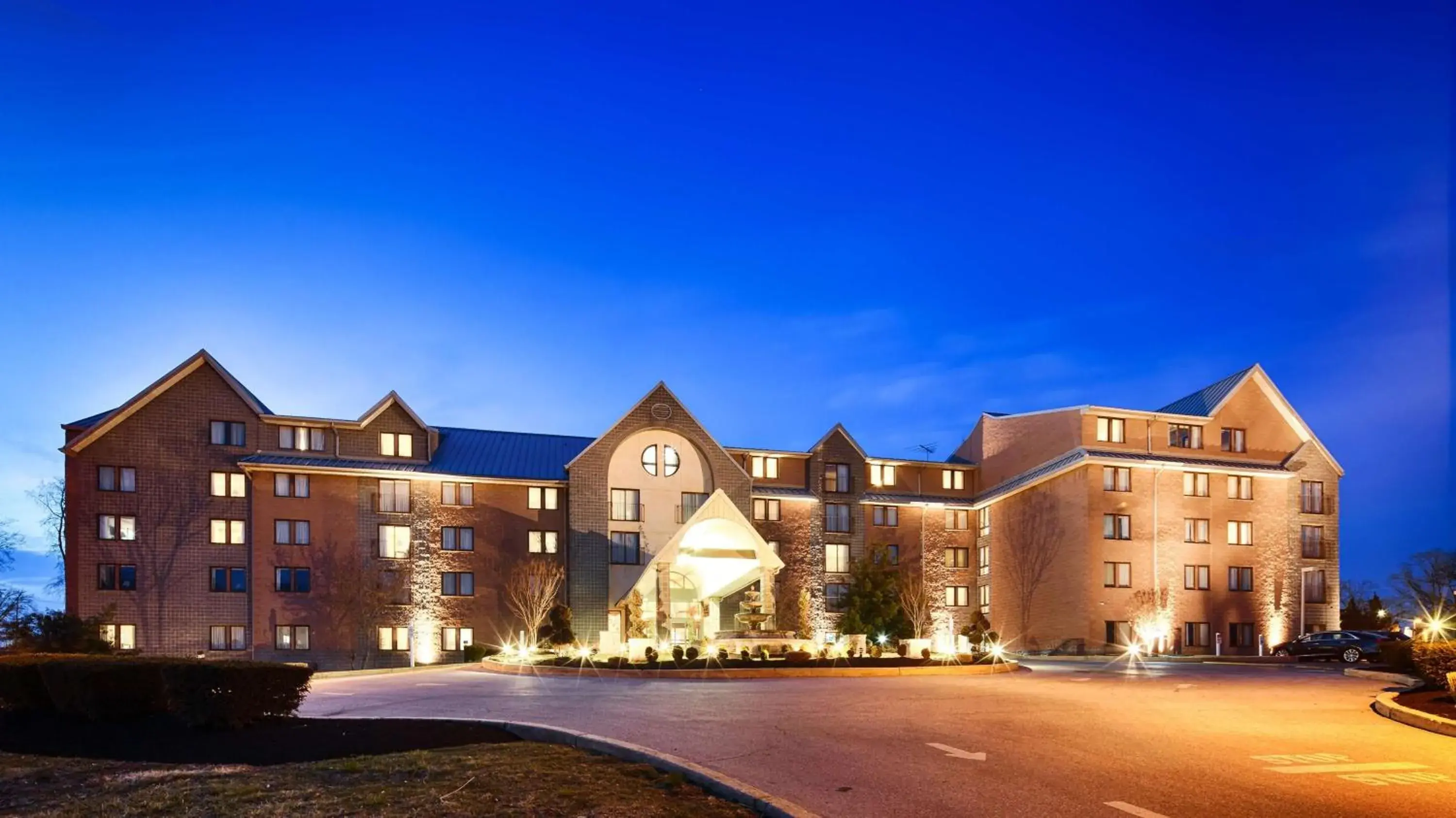 Property building in Best Western Plus Concordville Hotel Property building in Best Western Plus Concordville Hotel