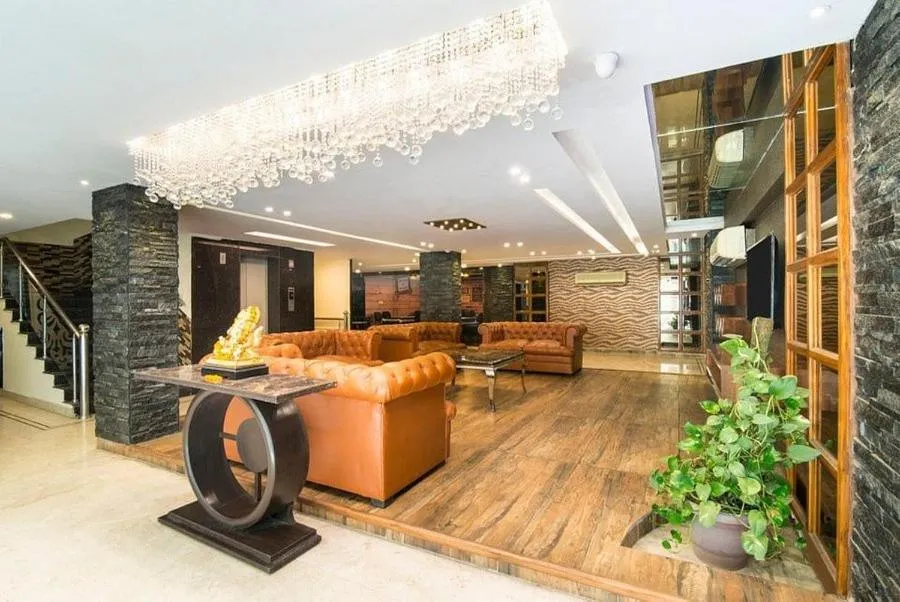 Lobby or reception in Hotel SHIMLA HERITAGE- Near B L K Hospital