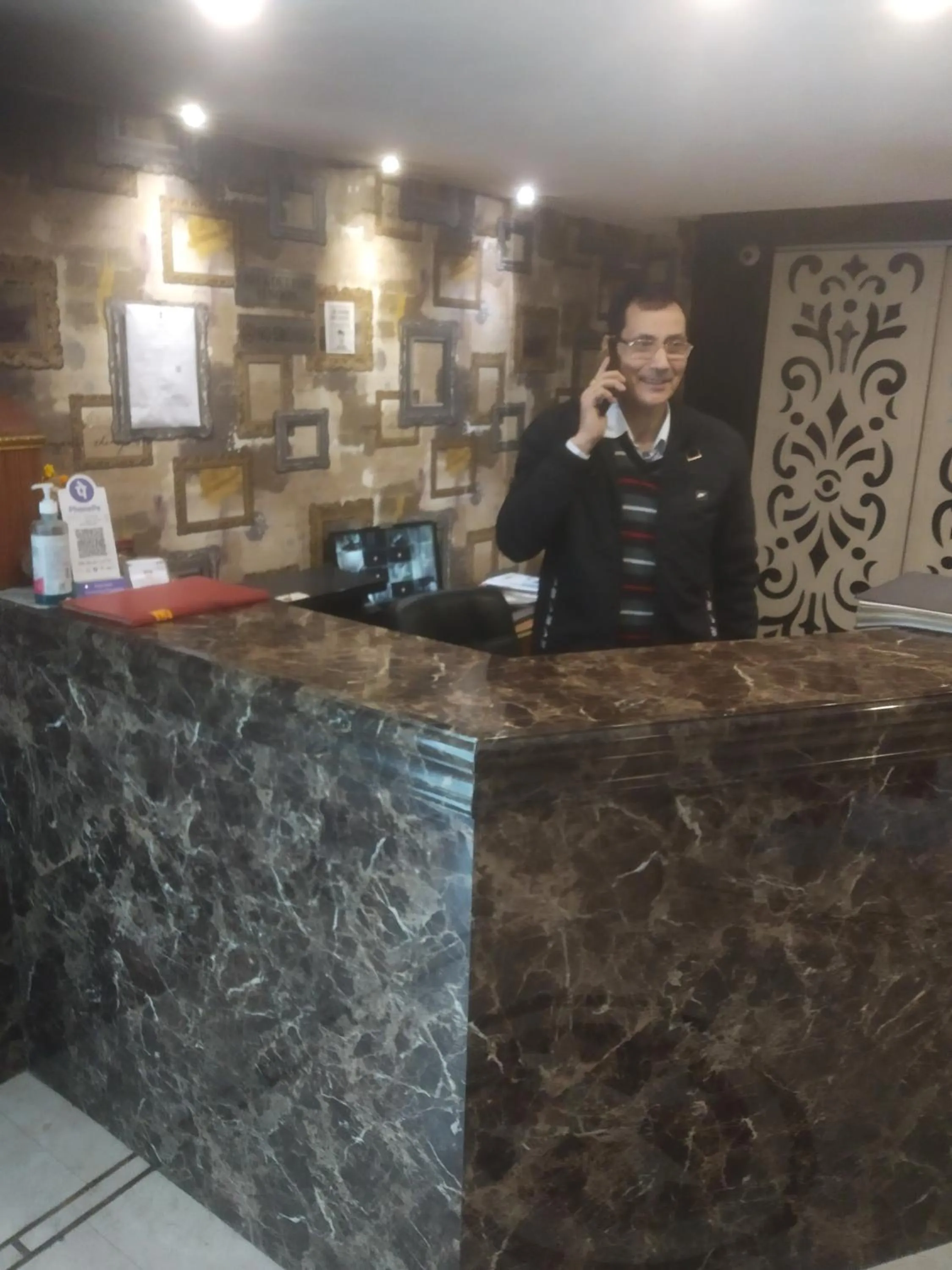 Hotel SHIMLA HERITAGE- Near B L K Hospital