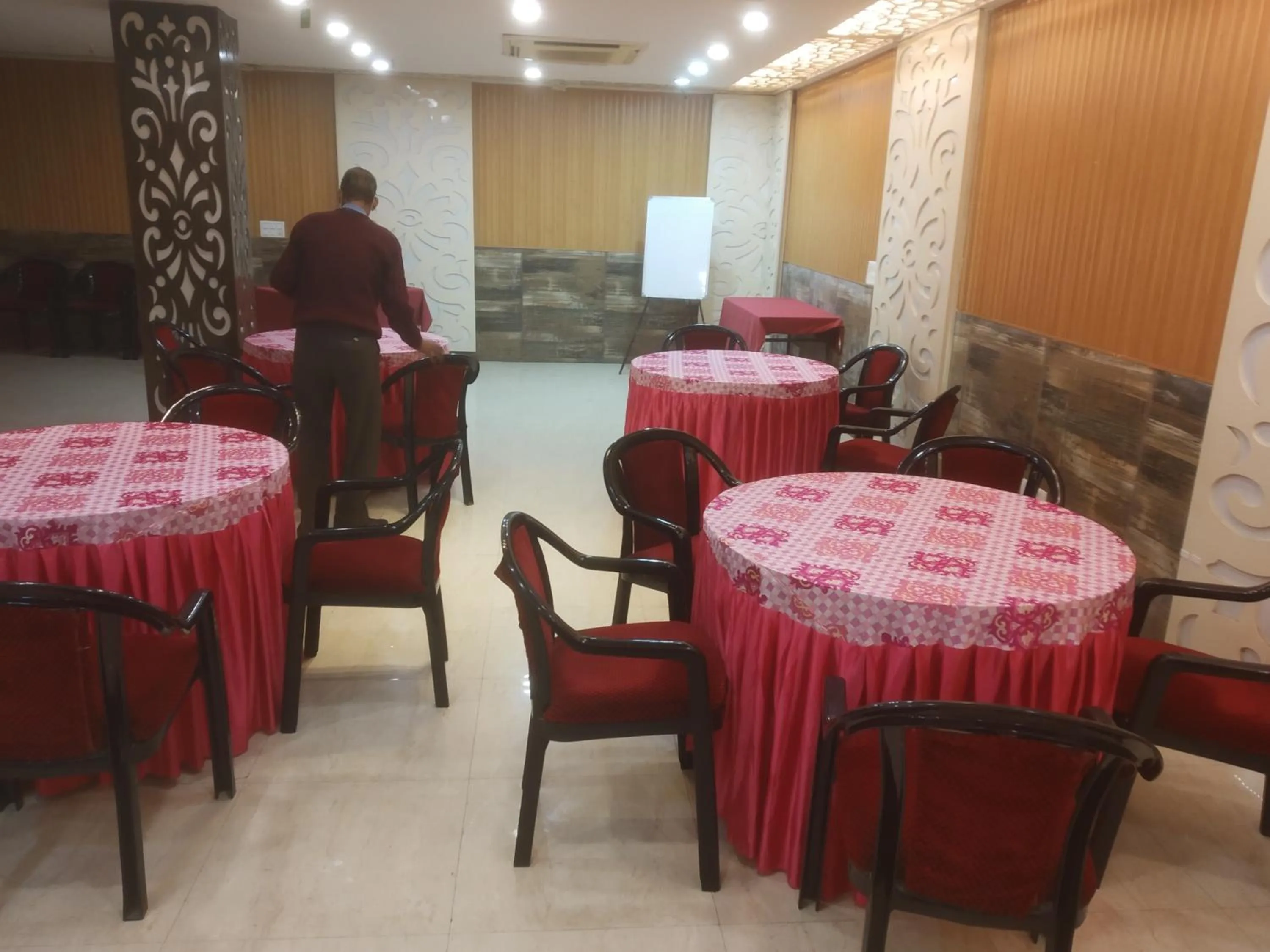 Hotel SHIMLA HERITAGE- Near B L K Hospital