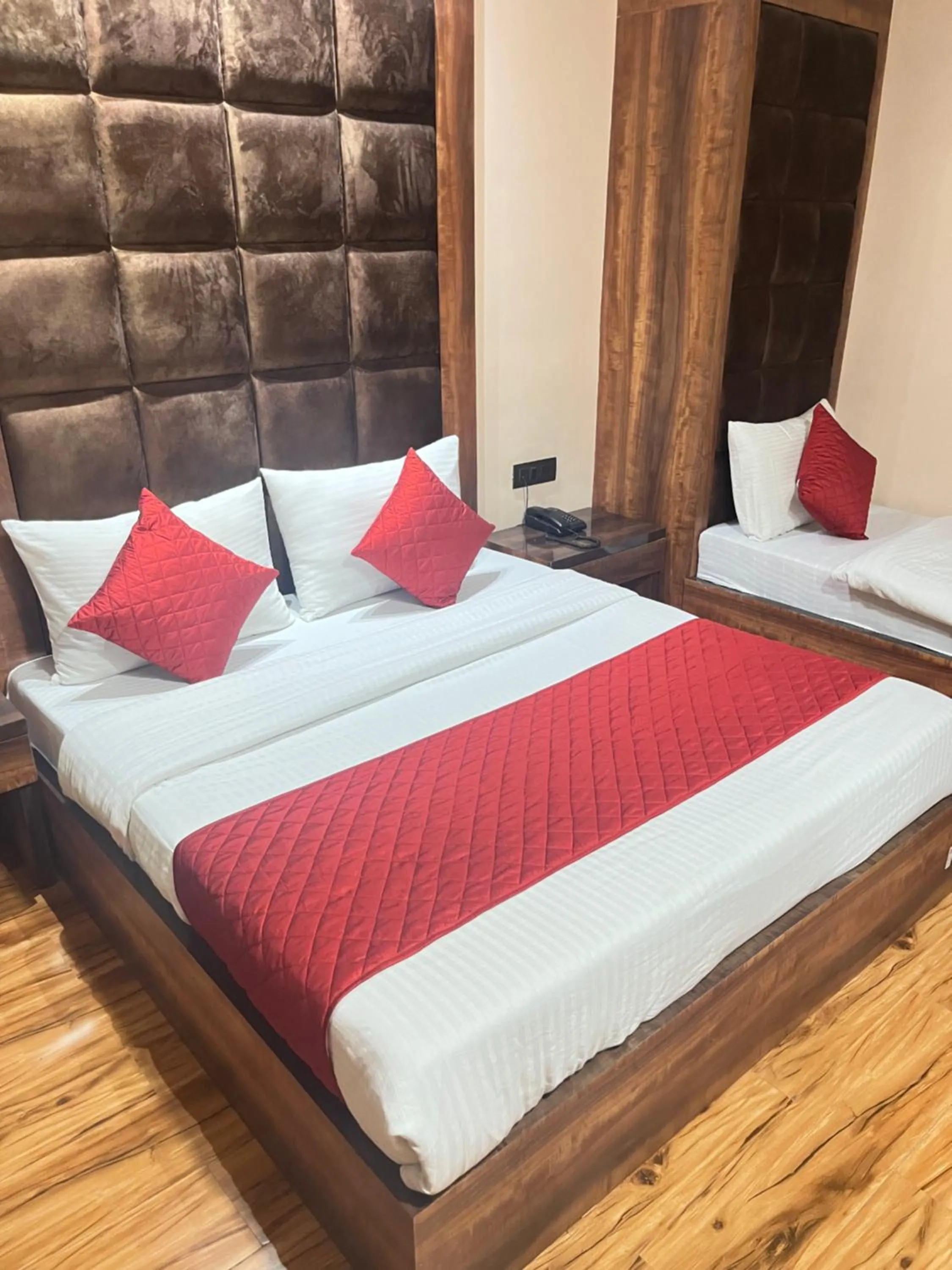 Bed in Hotel SHIMLA HERITAGE- Near B L K Hospital