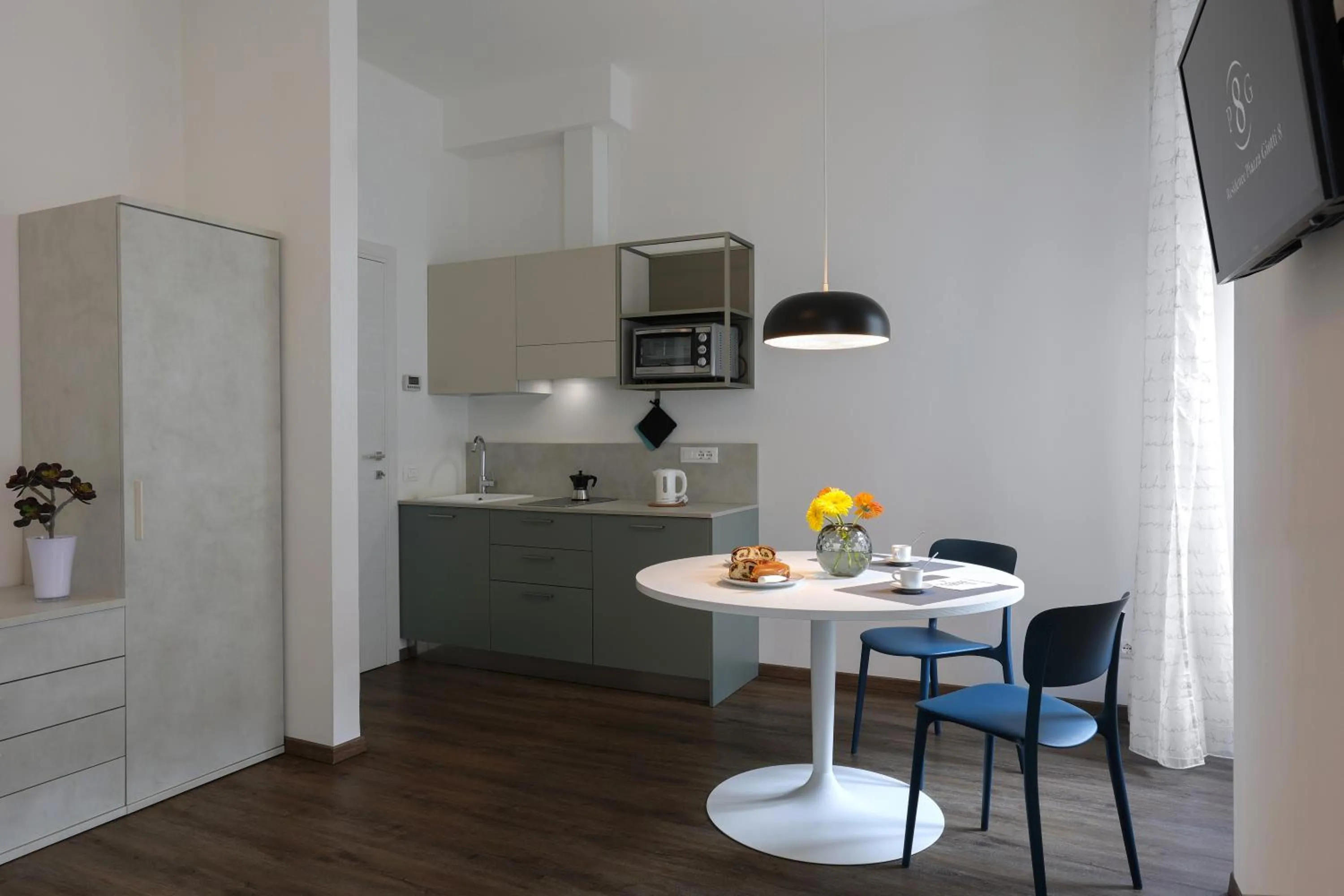 Dining area in Residence Piazza Giotti 8