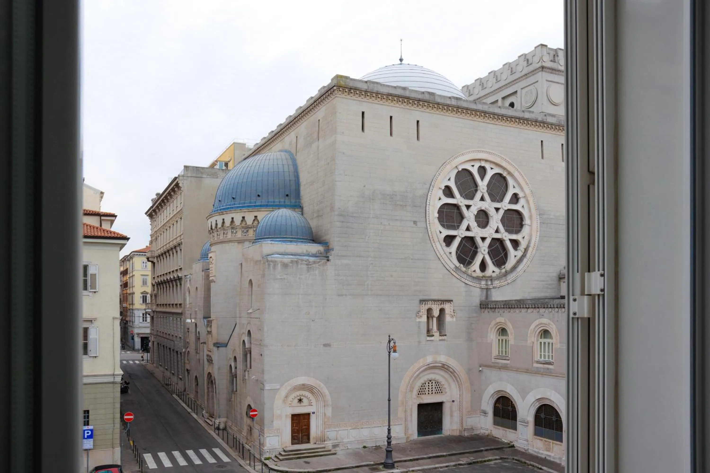 Landmark view in Residence Piazza Giotti 8