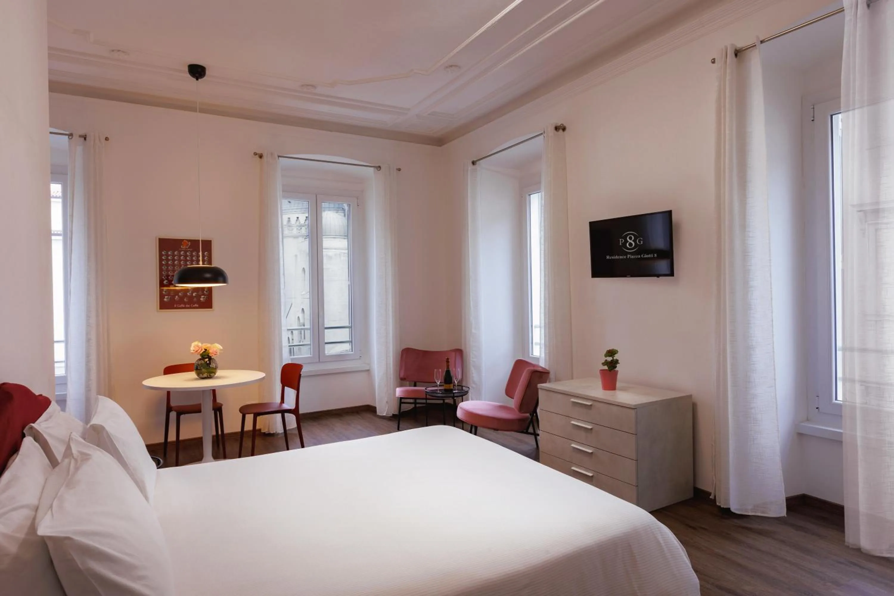 Photo of the whole room, Bed in Residence Piazza Giotti 8