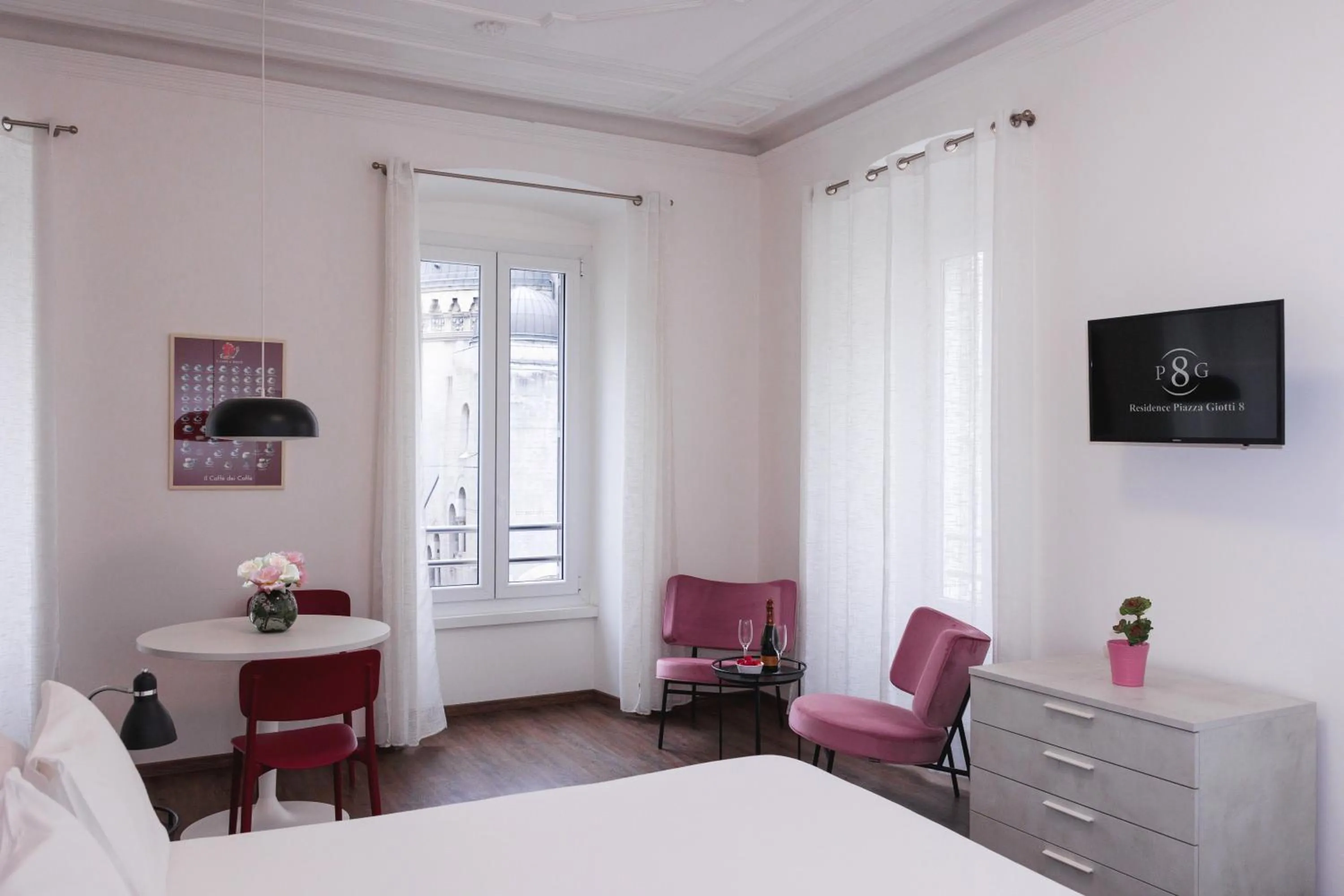 Photo of the whole room, Bed in Residence Piazza Giotti 8