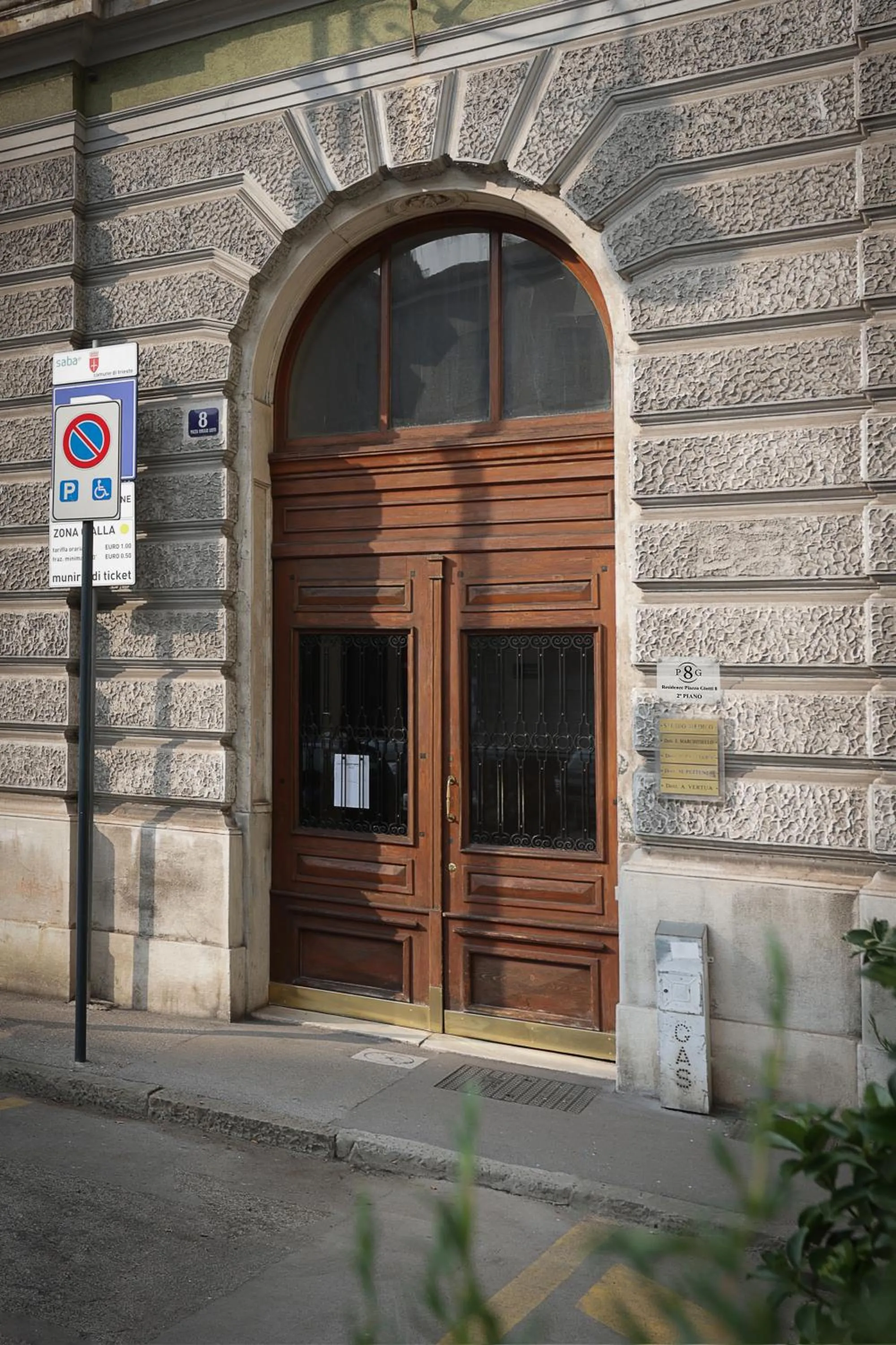 Facade/entrance in Residence Piazza Giotti 8
