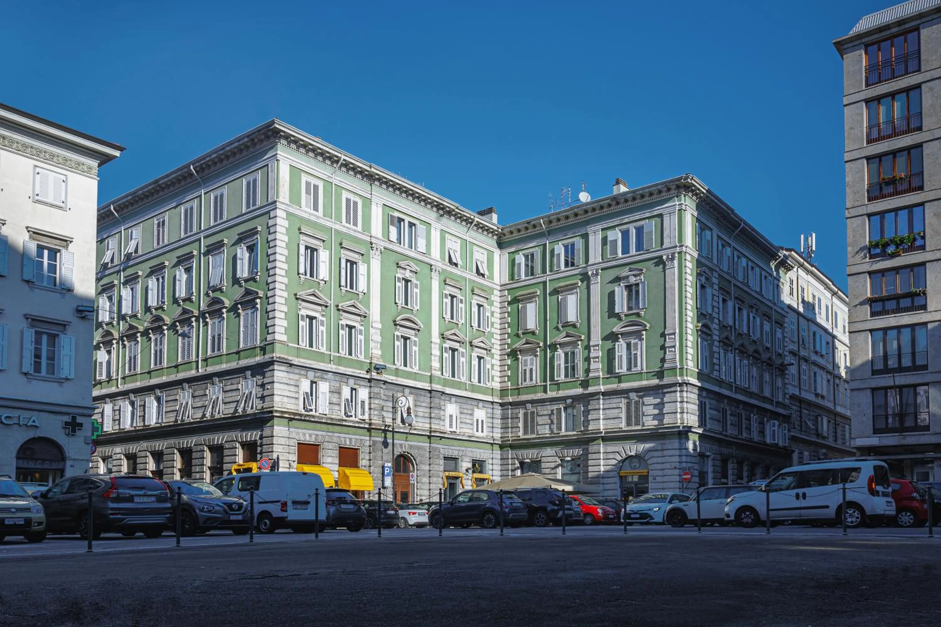 Property building in Residence Piazza Giotti 8