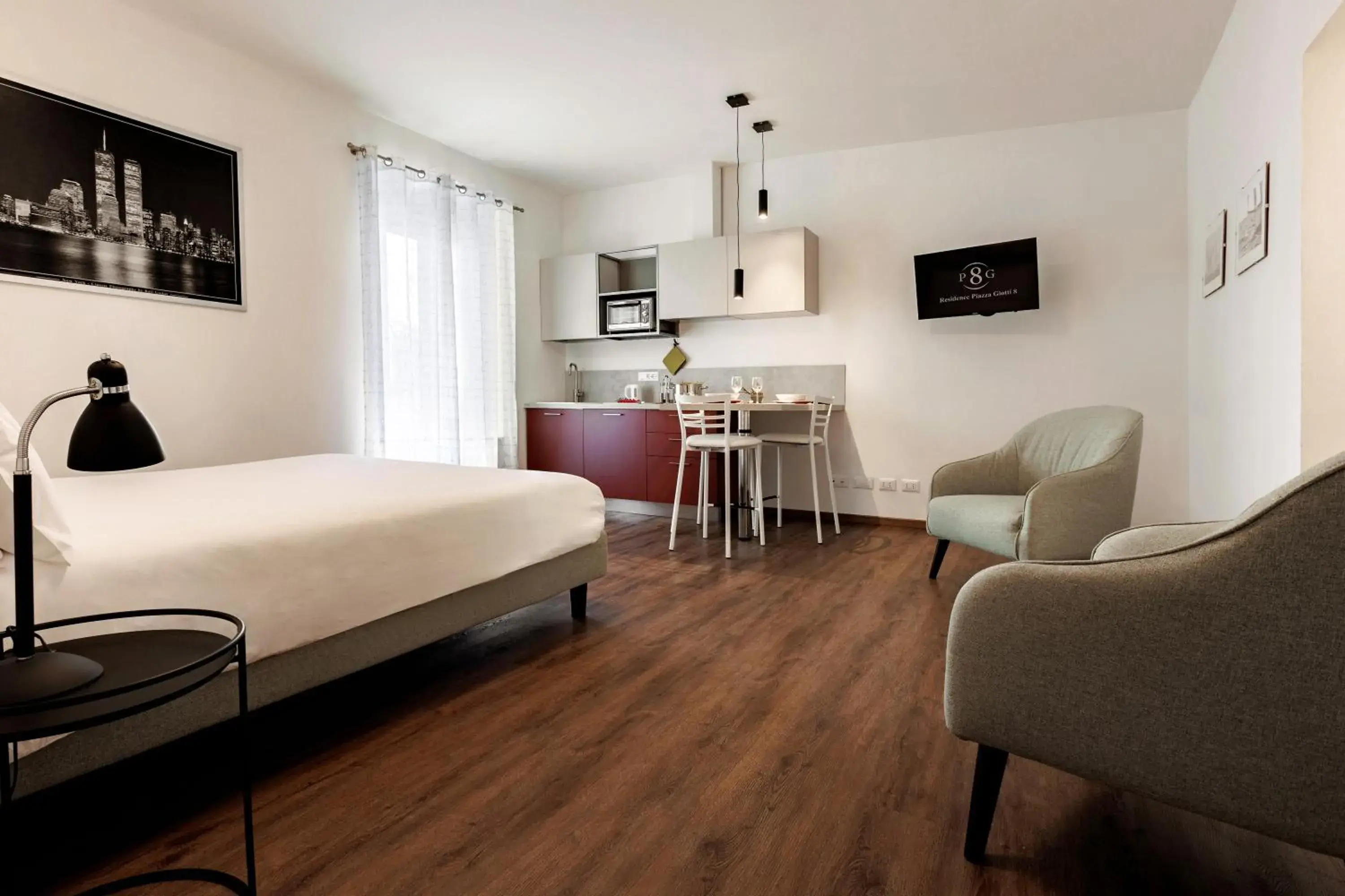 Double Room in Residence Piazza Giotti 8 Double Room in Residence Piazza Giotti 8