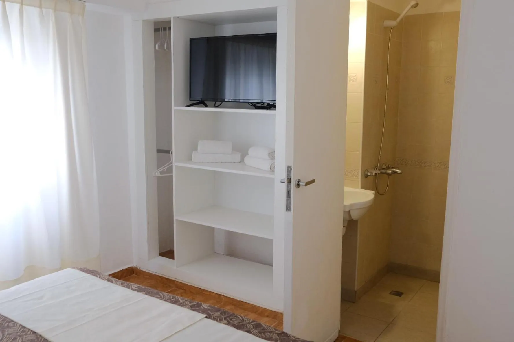 Photo of the whole room, Bed in Bagu Playa Grande Hotel