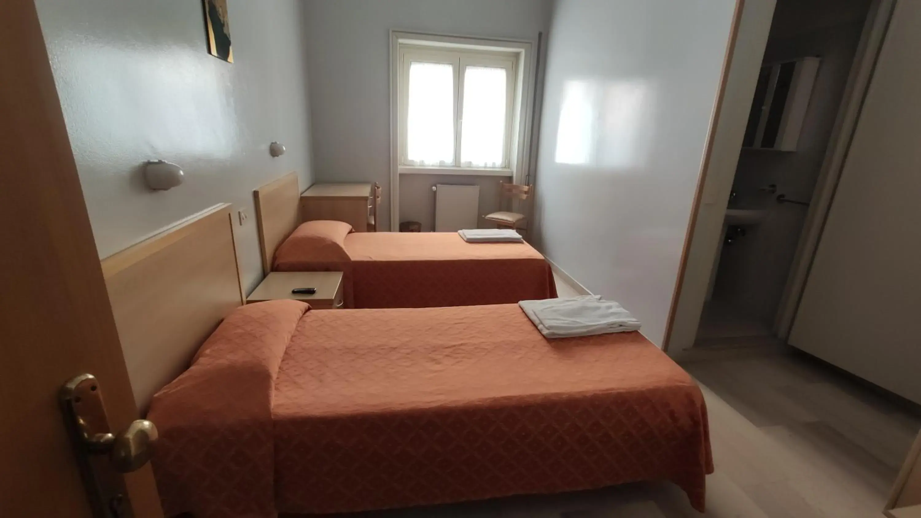 Twin Room with Private Bathroom in SAN JUAN DE RIBERA, Casa per Ferie Twin Room with Private Bathroom in SAN JUAN DE RIBERA, Casa per Ferie