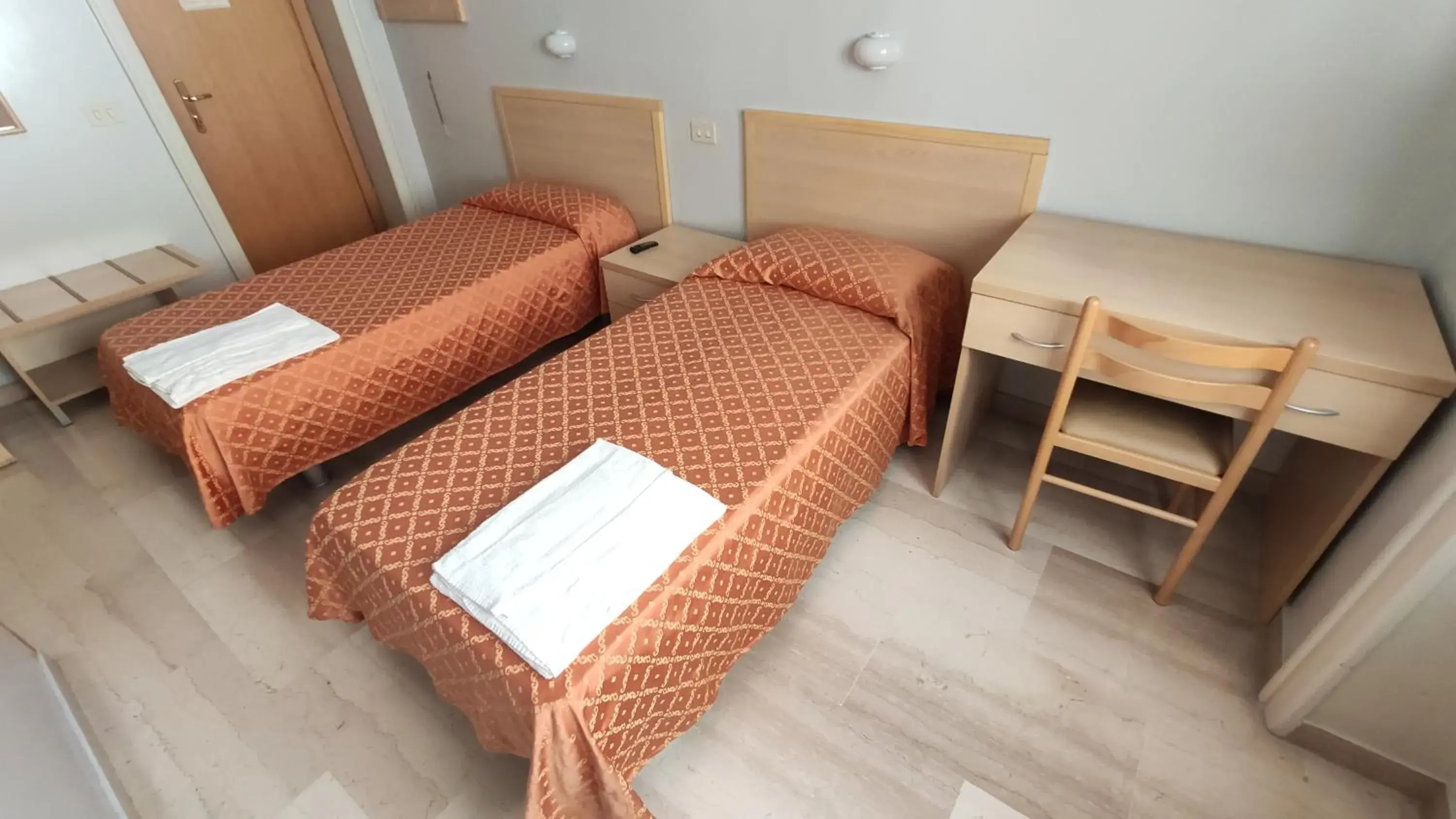 Twin Room with Private Bathroom in SAN JUAN DE RIBERA, Casa per Ferie Twin Room with Private Bathroom in SAN JUAN DE RIBERA, Casa per Ferie