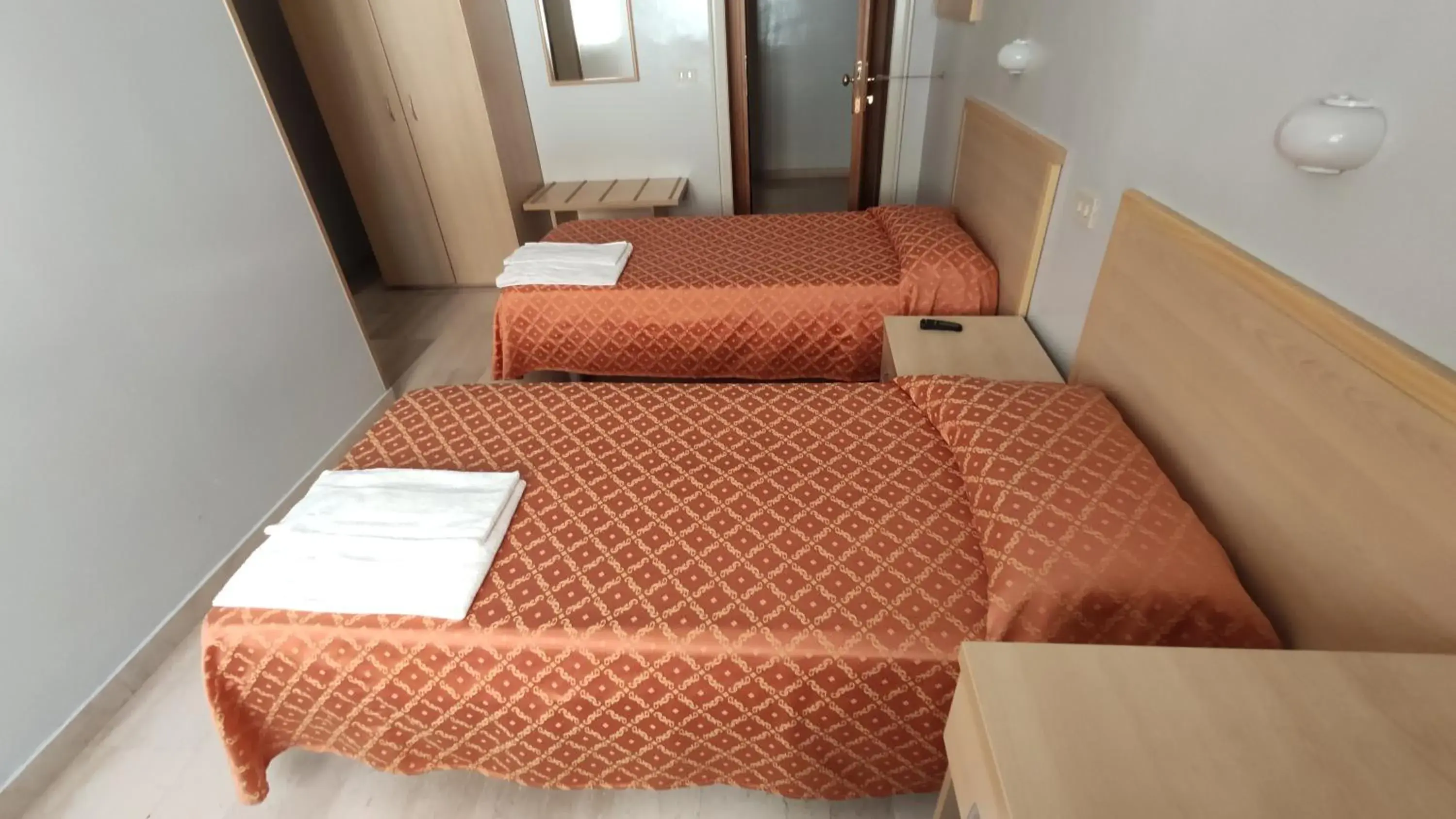 Twin Room with Private Bathroom in SAN JUAN DE RIBERA, Casa per Ferie Twin Room with Private Bathroom in SAN JUAN DE RIBERA, Casa per Ferie