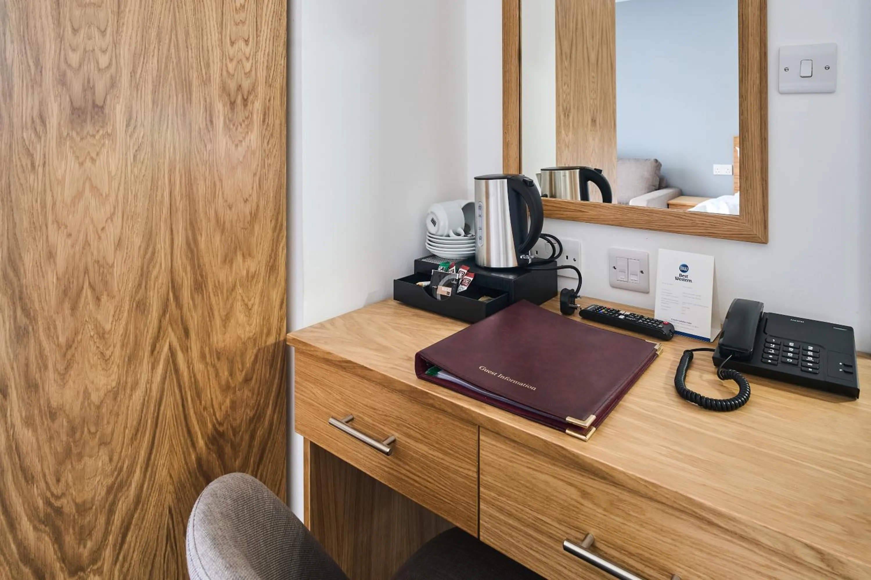 Coffee/tea facilities in Best Western Greater London