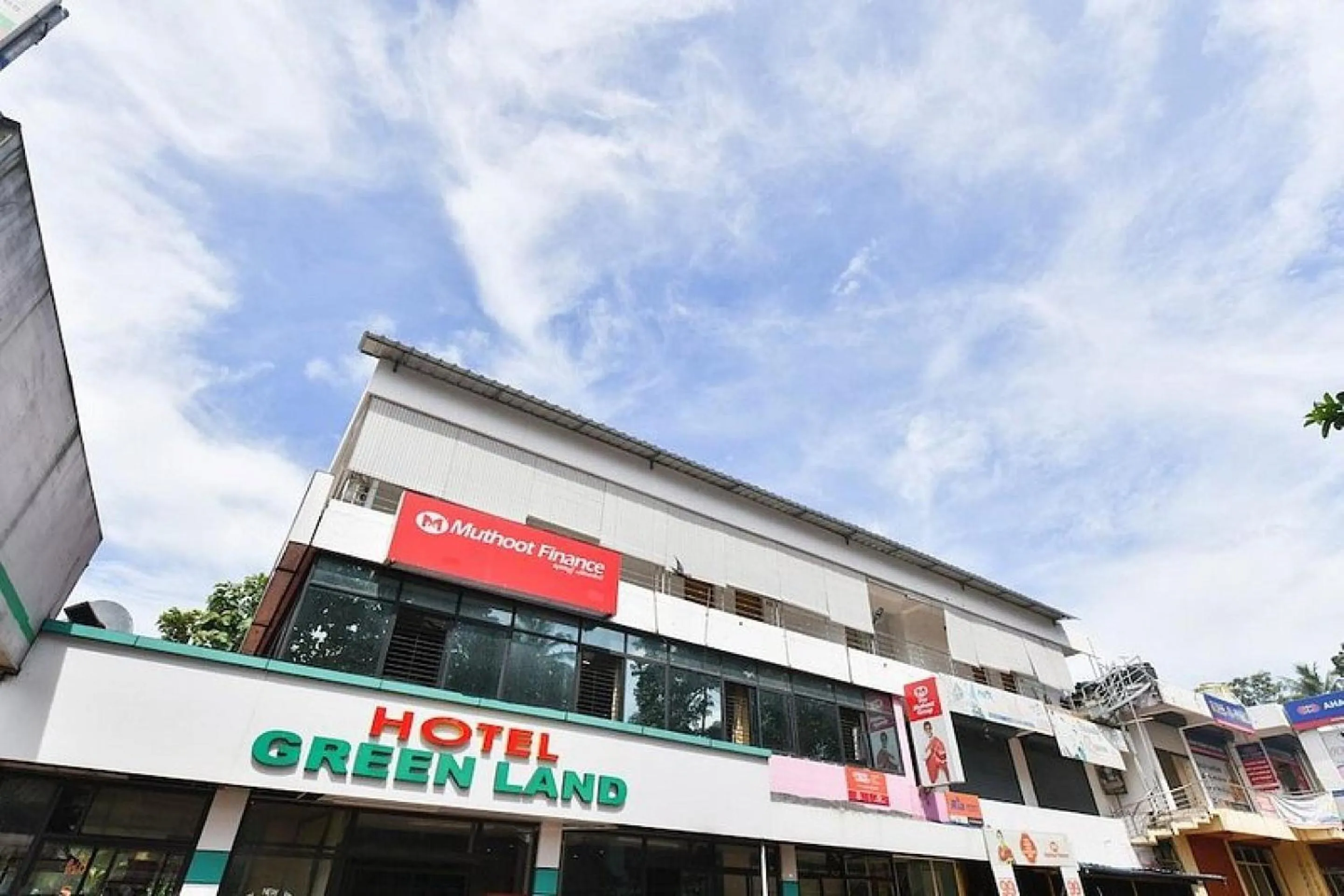 Facade/entrance in Hotel O VR Lodge