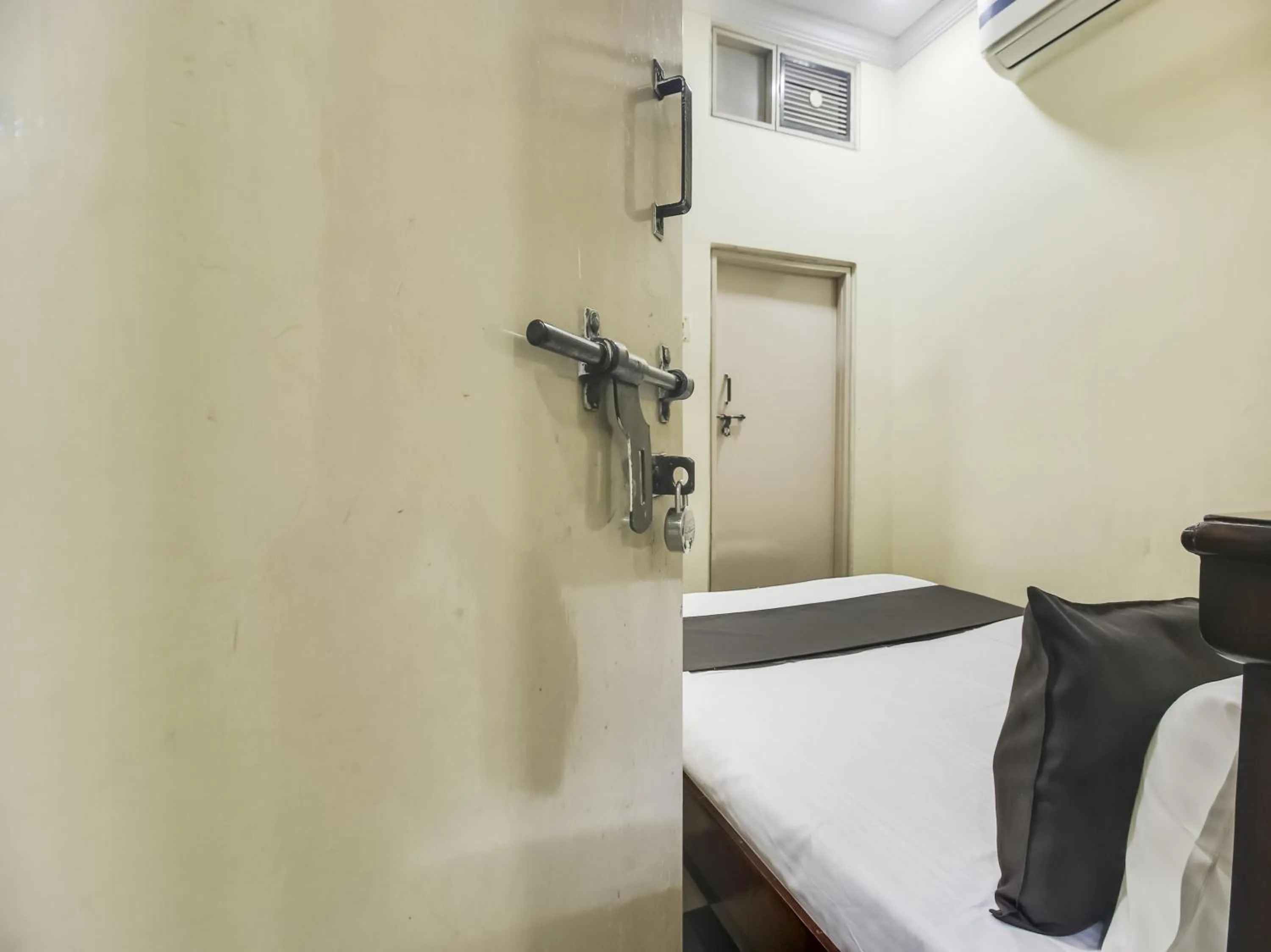 Bedroom, Bed in Hotel O Sri Gopi Mini Guest House Near Erragadda Metro Station