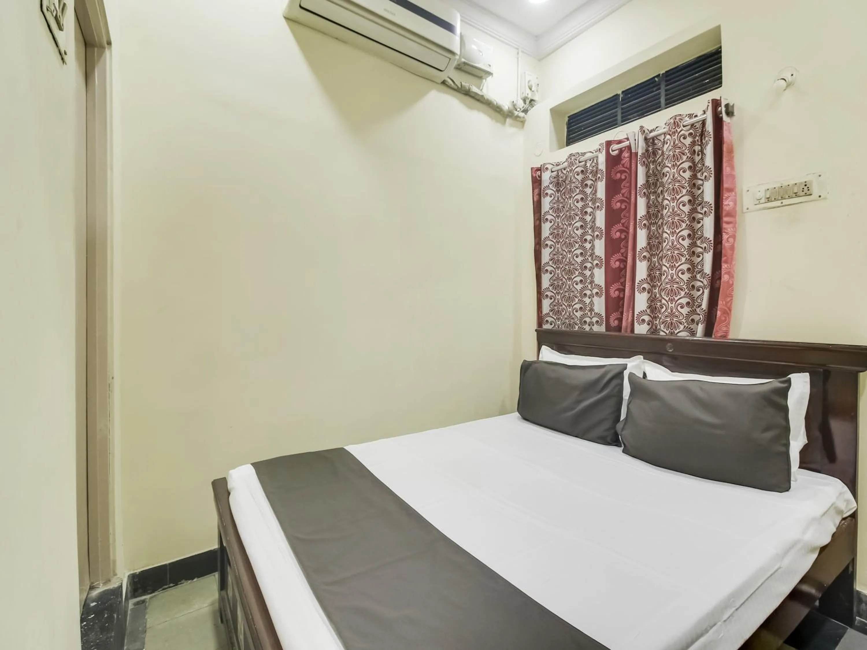 Bedroom, Bed in Hotel O Sri Gopi Mini Guest House Near Erragadda Metro Station