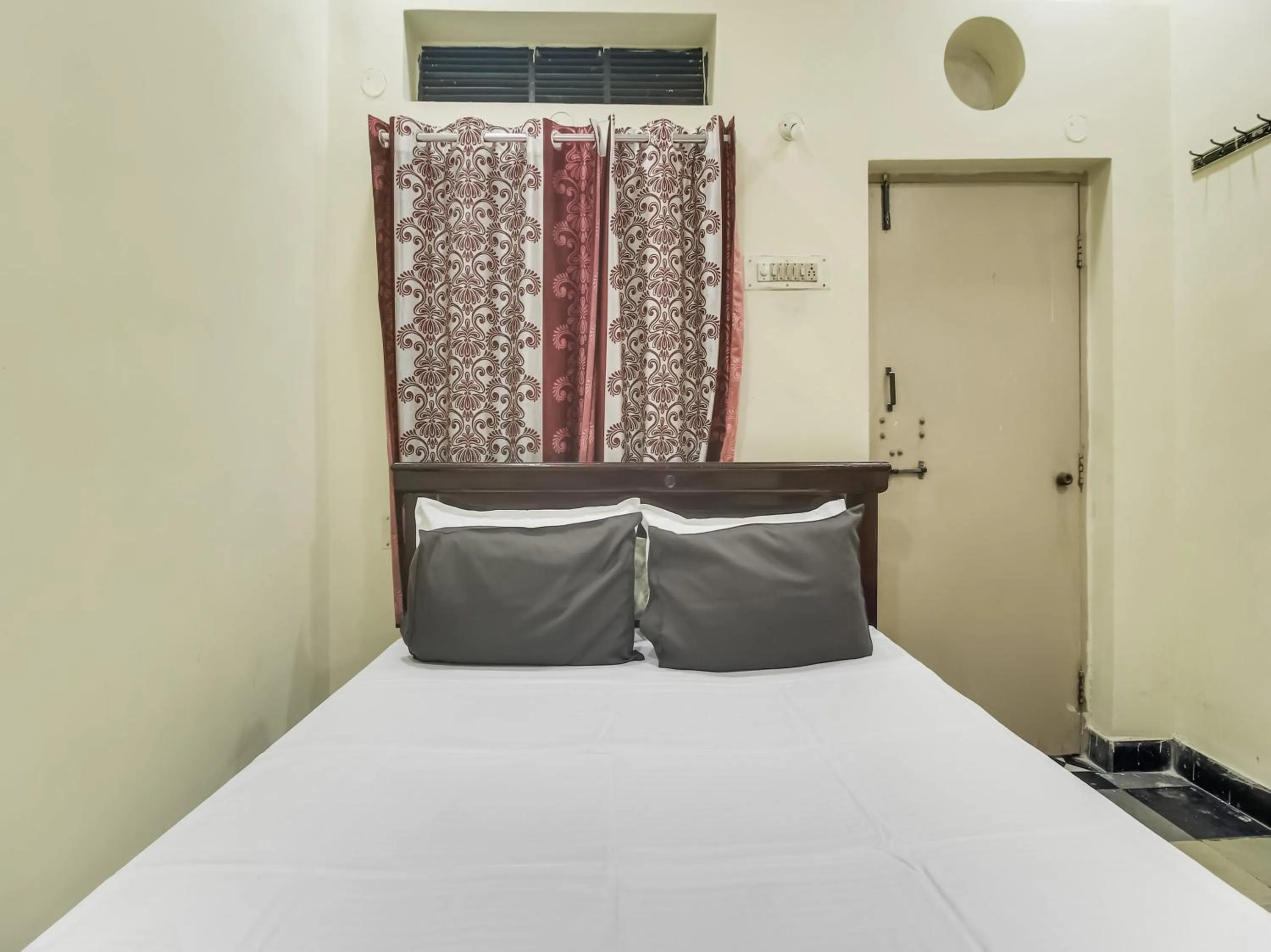 Bedroom, Bed in Hotel O Sri Gopi Mini Guest House Near Erragadda Metro Station