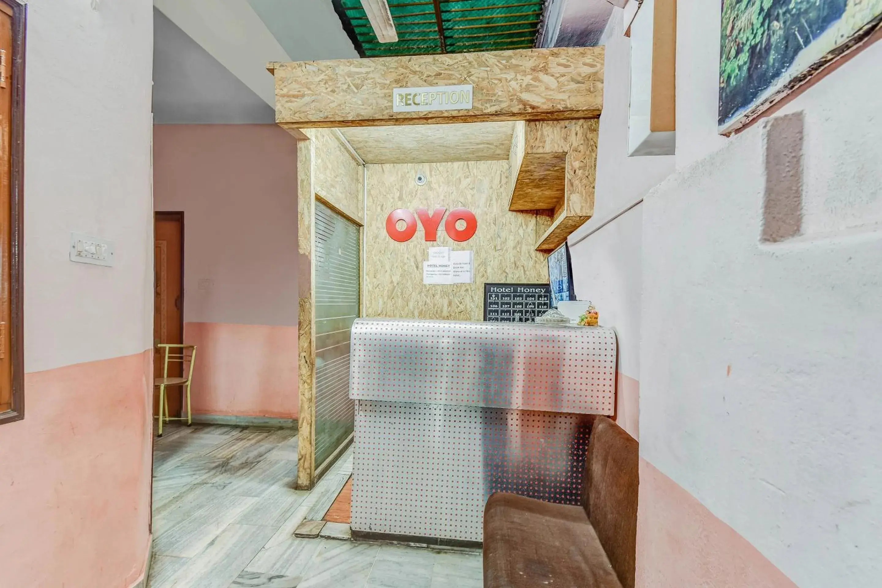 Lobby or reception in Capital O Honey Hotel Lobby or reception in Capital O Honey Hotel