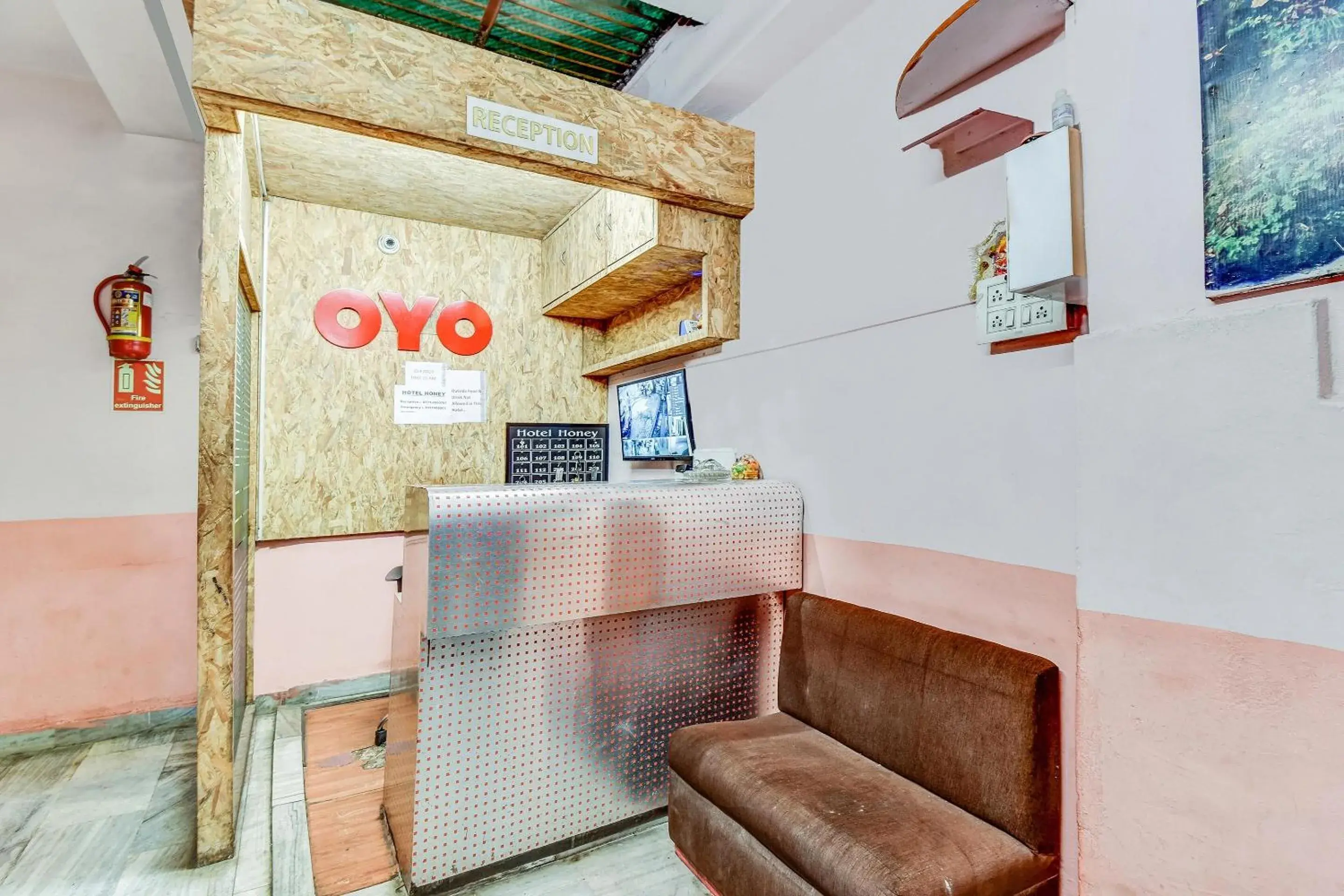 Lobby or reception in Capital O Honey Hotel Lobby or reception in Capital O Honey Hotel