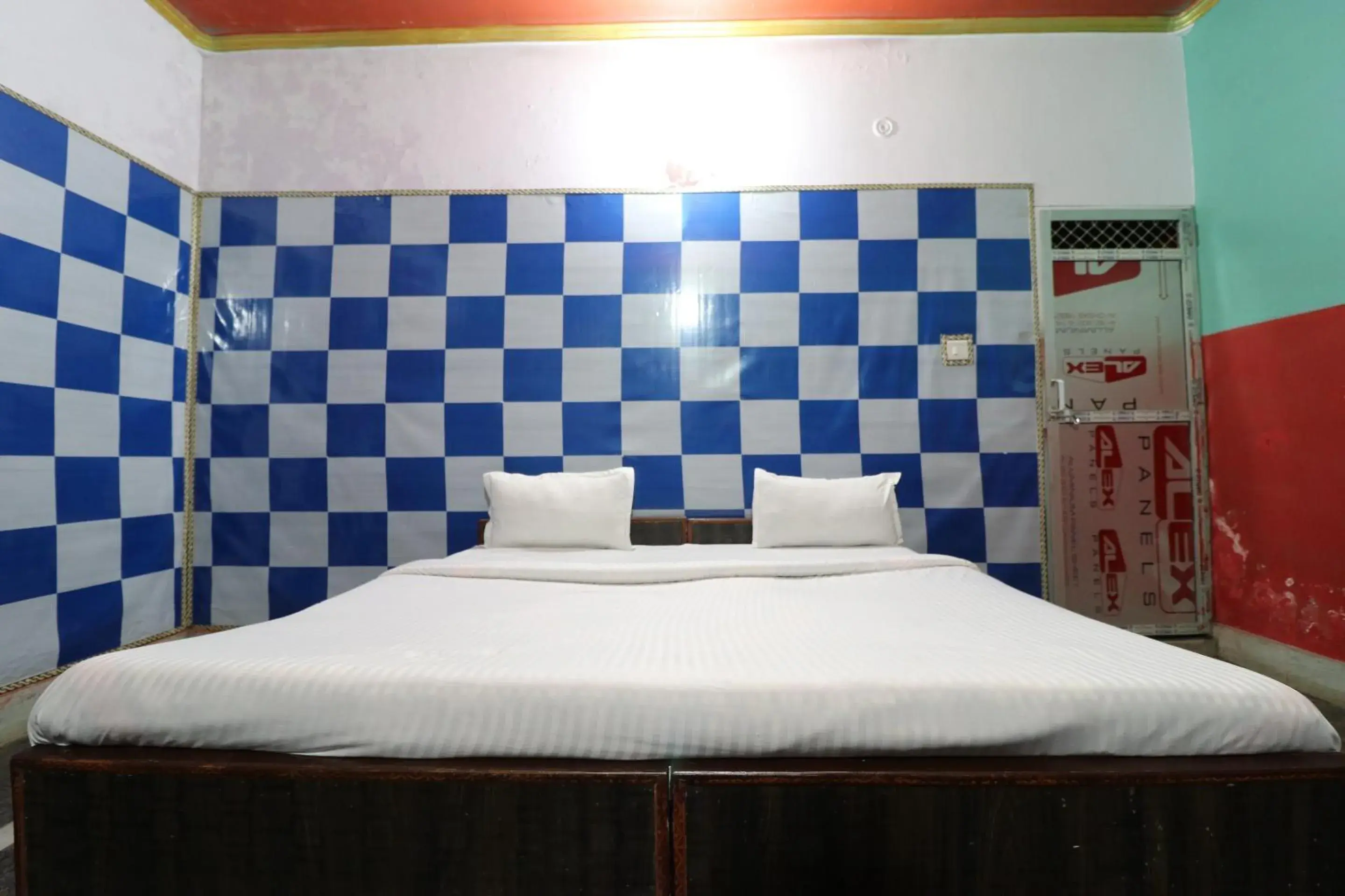 Bedroom, Bed in Capital O Honey Hotel Bedroom, Bed in Capital O Honey Hotel