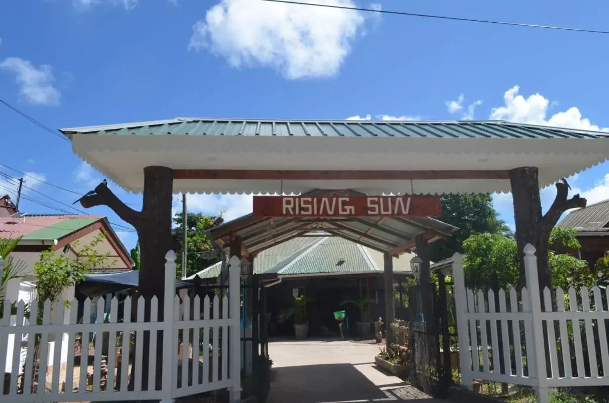 Facade/entrance in Rising Sun Guesthouse Facade/entrance in Rising Sun Guesthouse