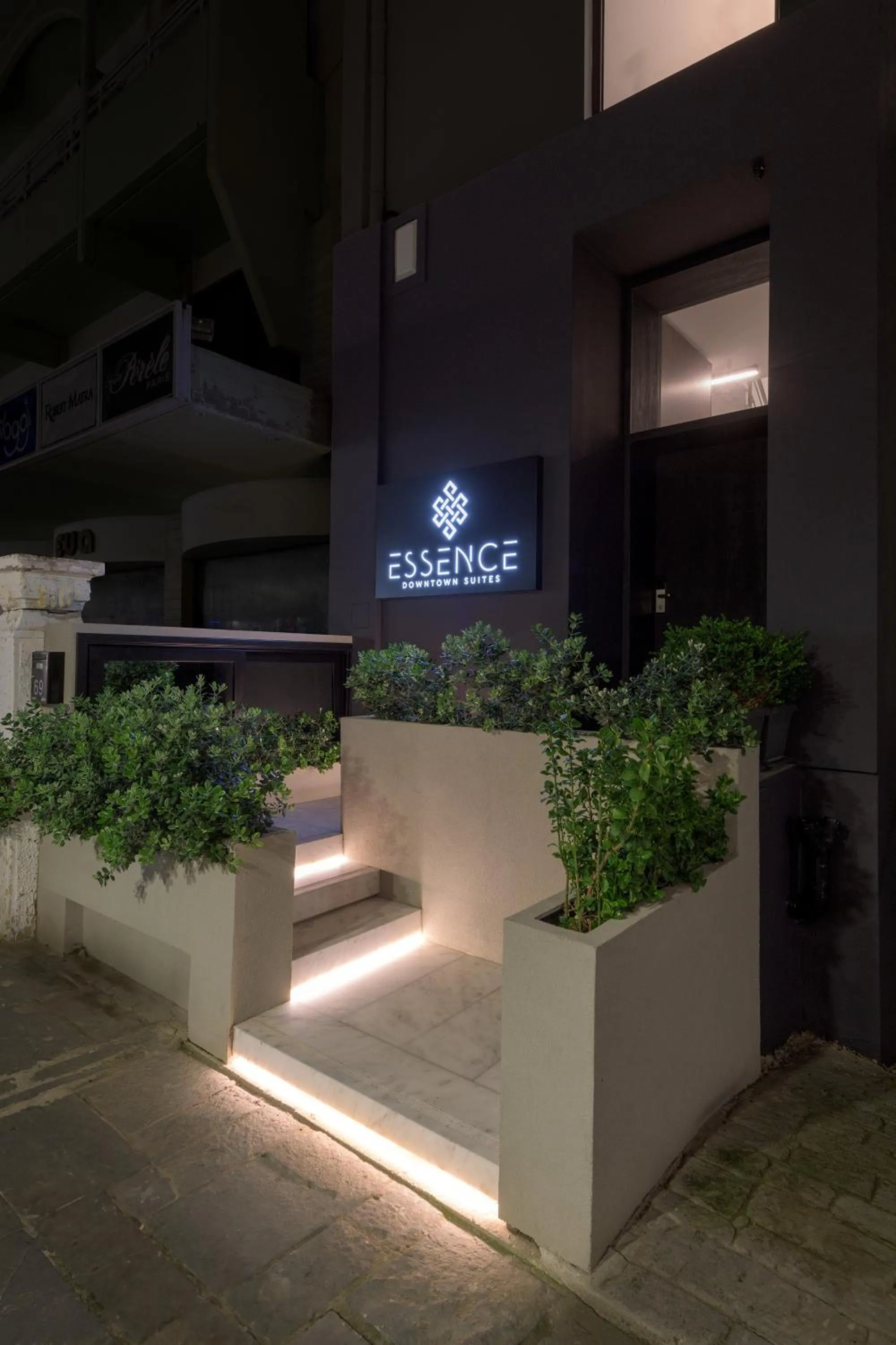 Essence Suites Downtown Suites - Adults Only