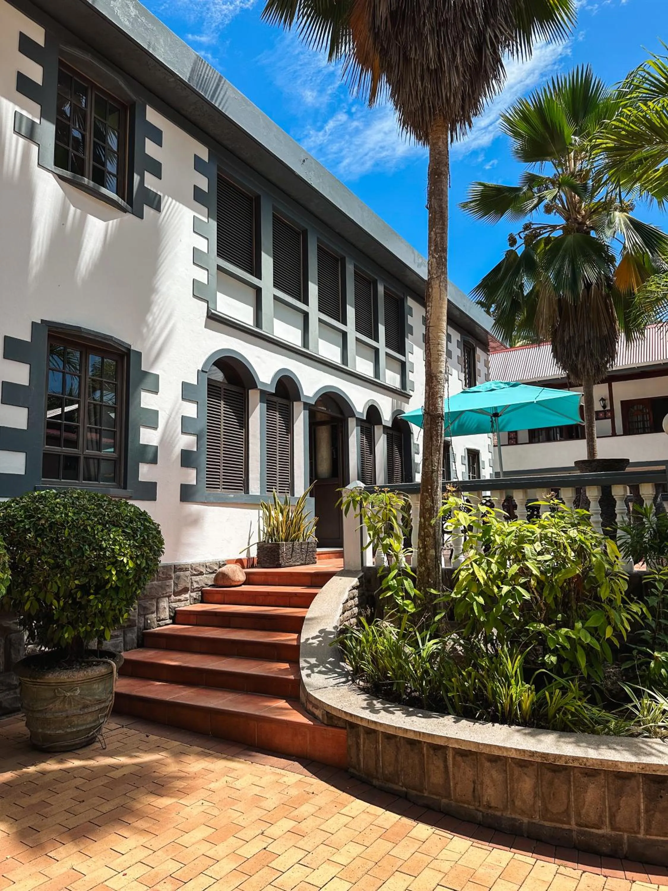 Property building in Hotel Chateau St Cloud