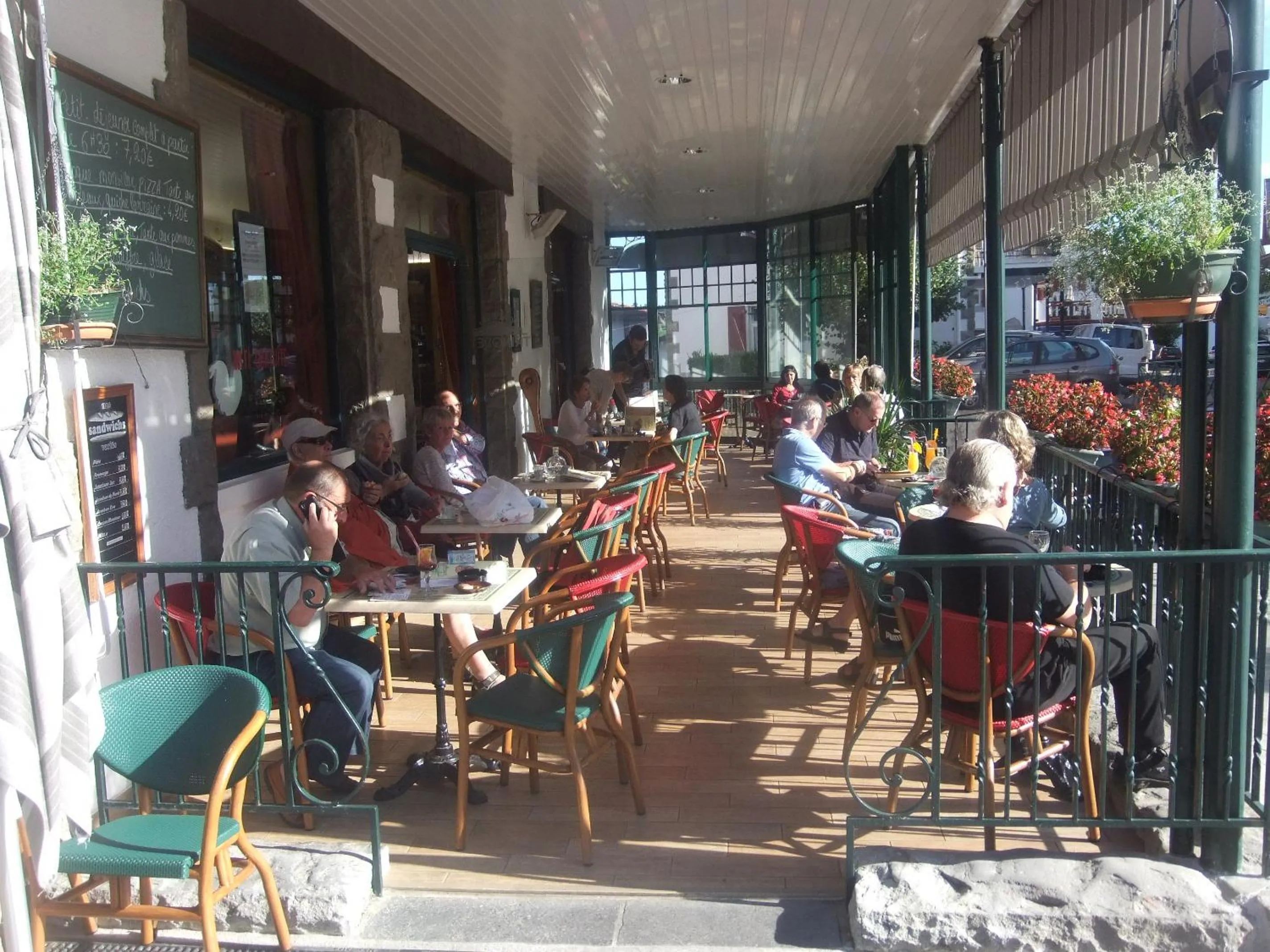 Restaurant/places to eat in Hotel-Café du Trinquet