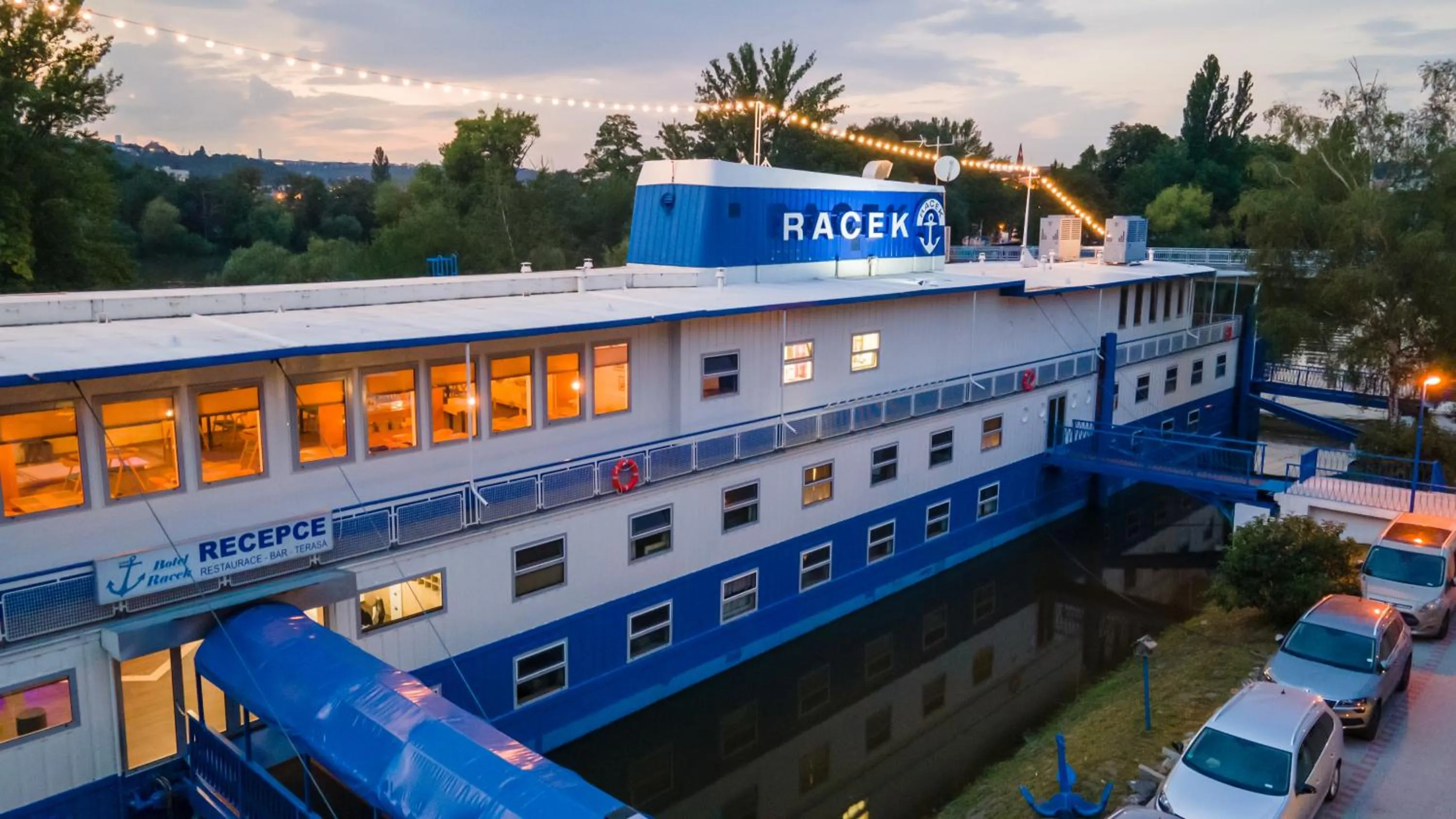 Property building in Botel Racek