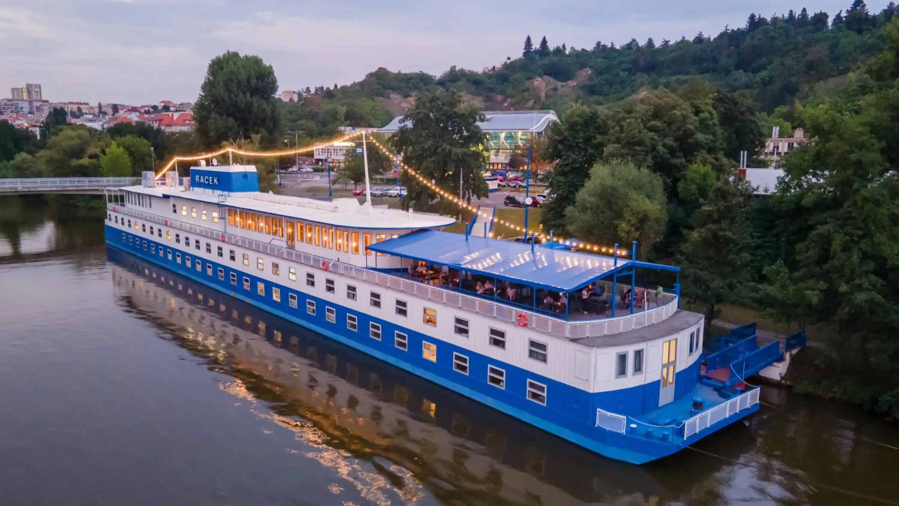 Property building in Botel Racek Property building in Botel Racek