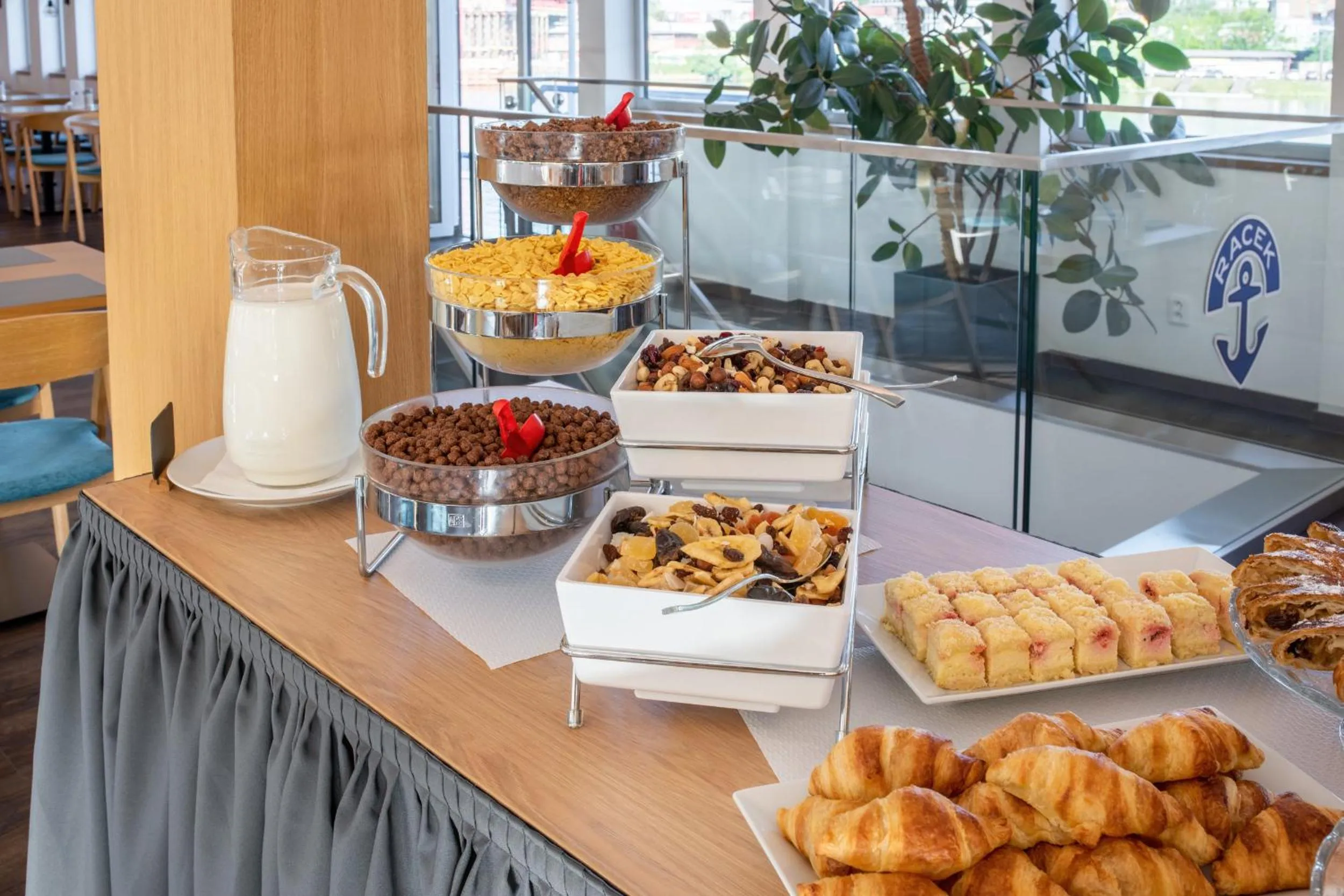 Food and drinks in Botel Racek