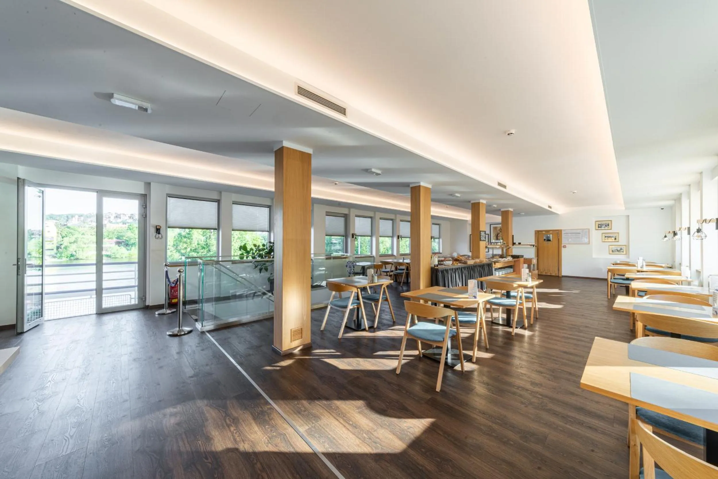 Restaurant/places to eat in Botel Racek