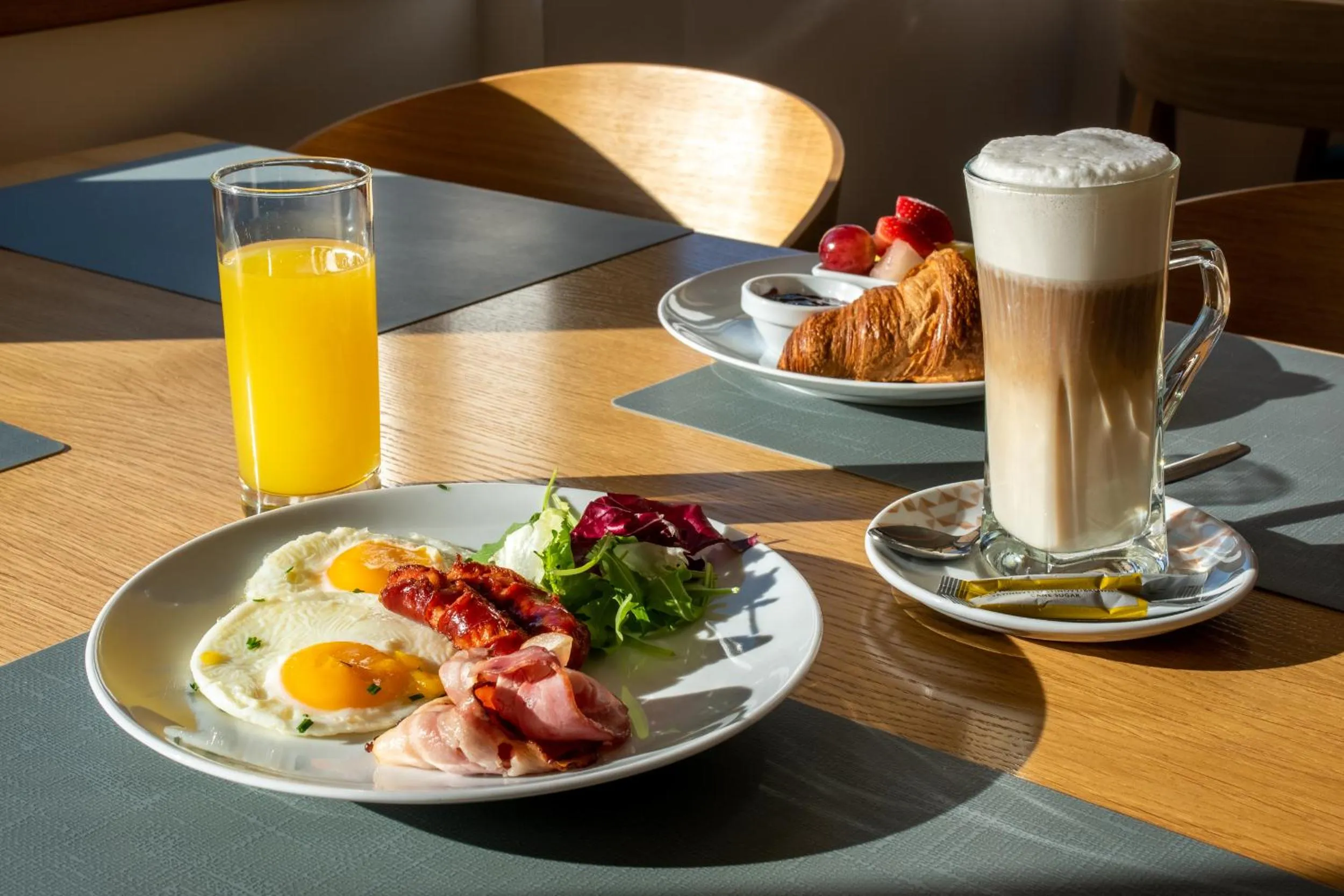 Restaurant/places to eat in Botel Racek