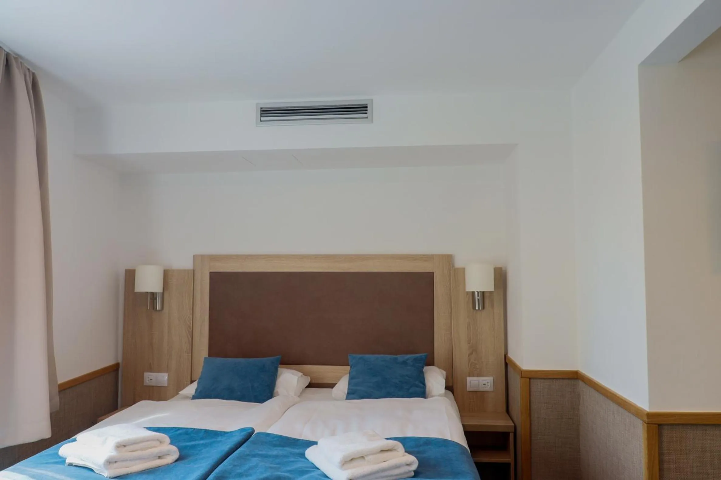 Family, Bed in Botel Racek