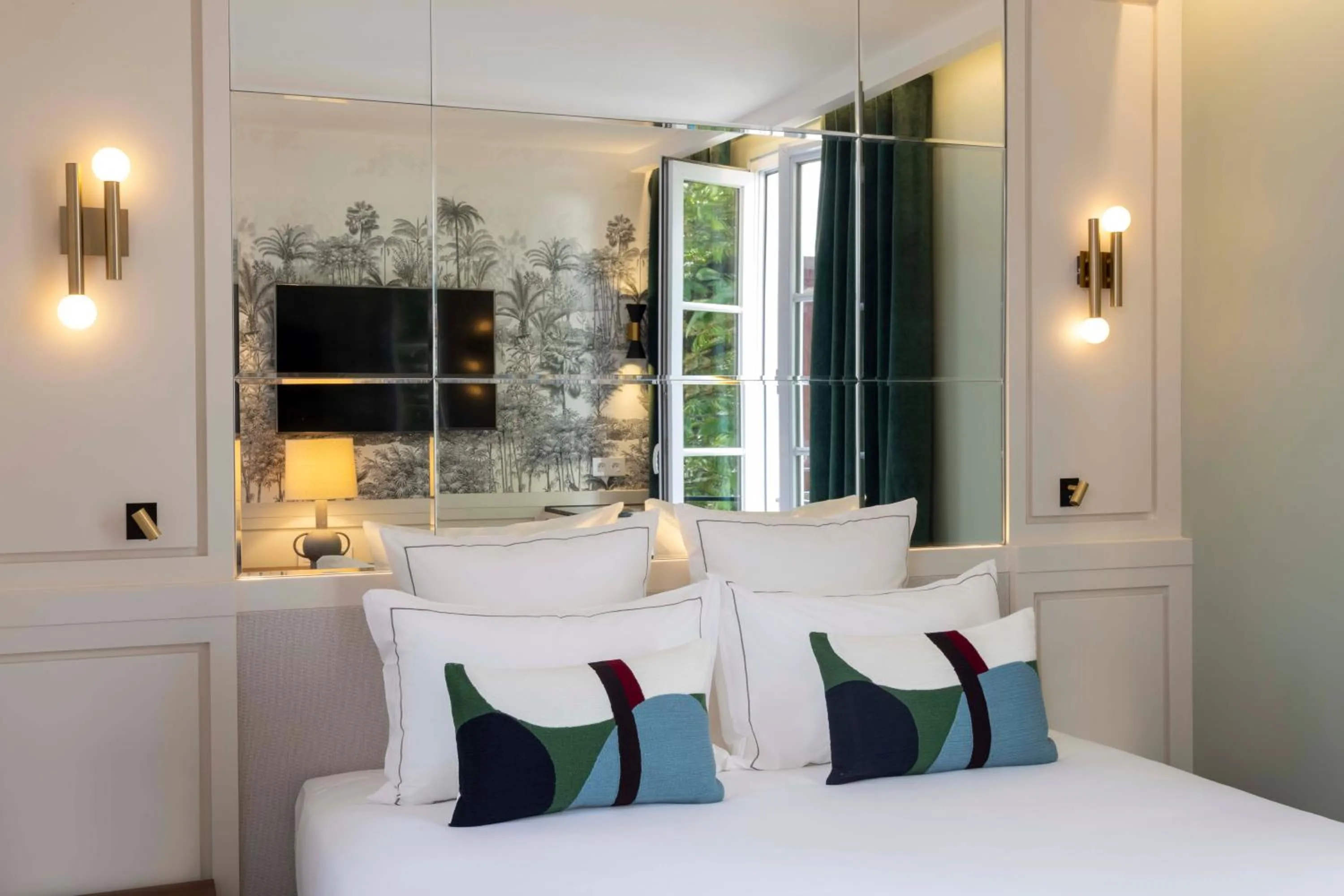 Bed in Hôtel La Canopée