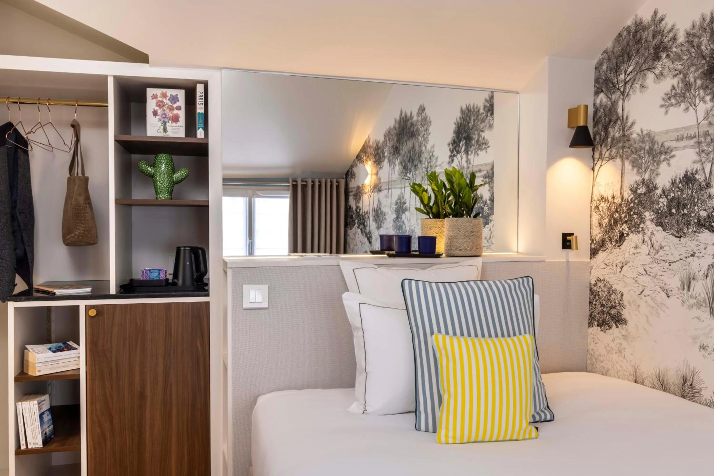 Bedroom, Bed in Hôtel La Canopée