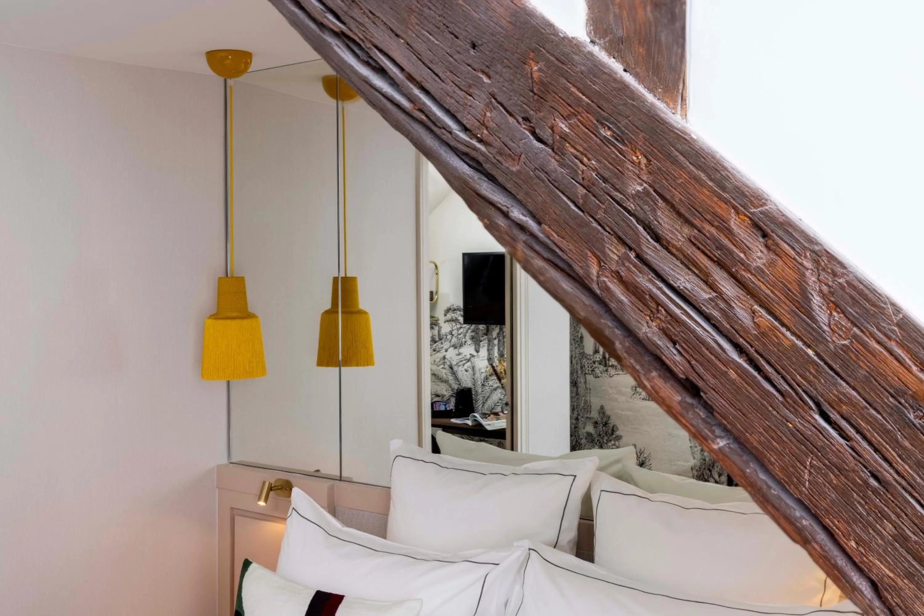 Photo of the whole room, Bed in Hôtel La Canopée