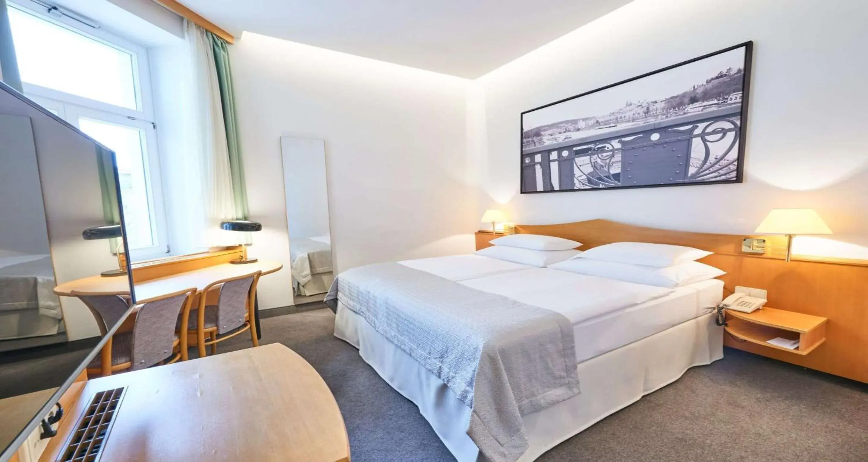 Bedroom, Bed in Best Western Hotel Moran Bedroom, Bed in Best Western Hotel Moran