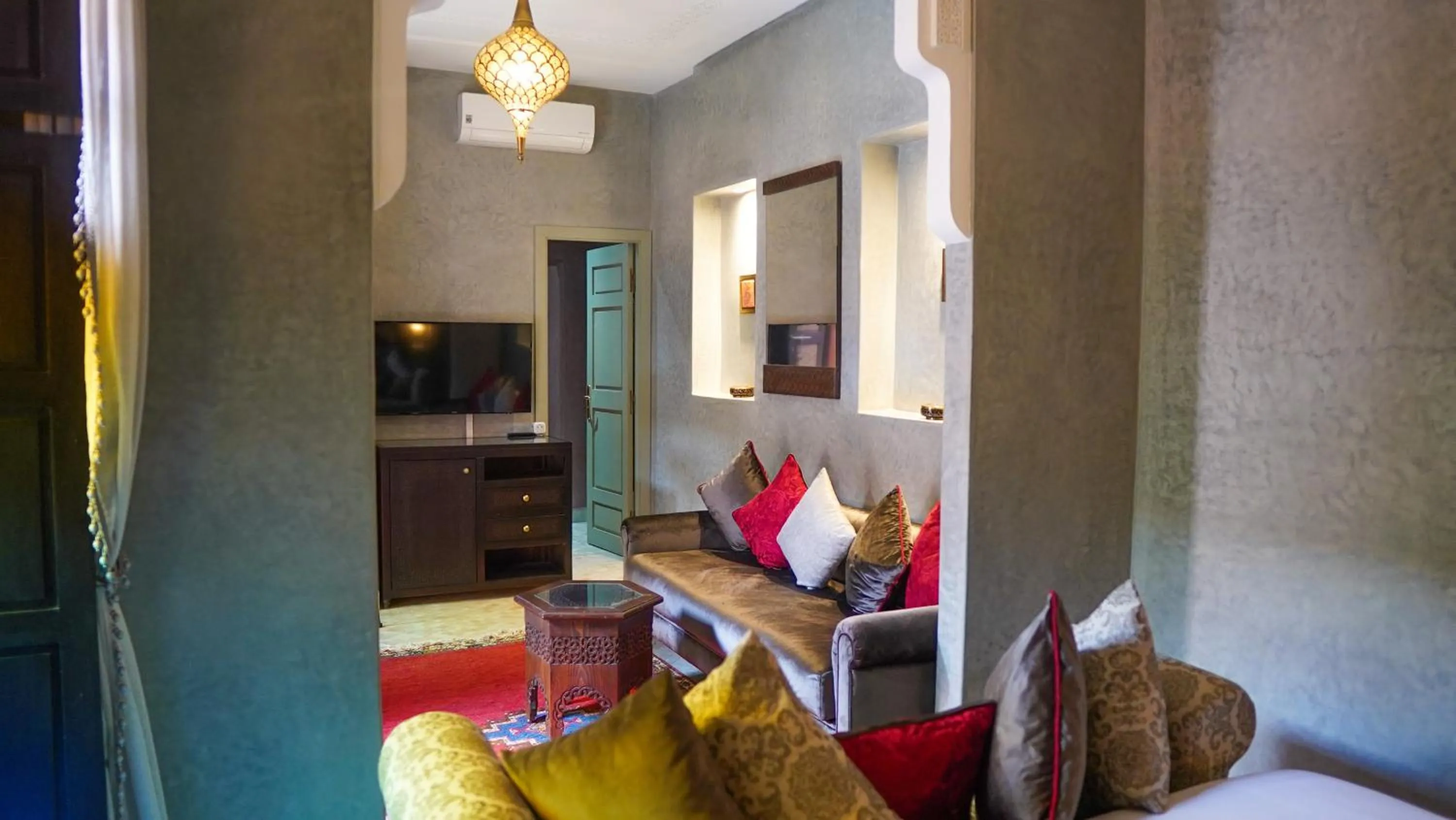 Seating area in Riad Sultan Suleiman