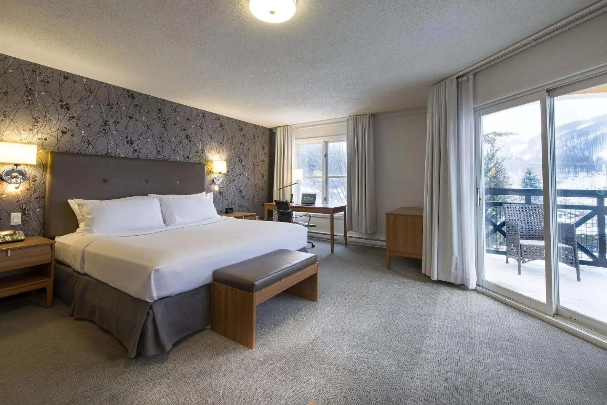 Deluxe room with 1 King bed and sofa bed in Hotel Chateau Bromont Deluxe room with 1 King bed and sofa bed in Hotel Chateau Bromont