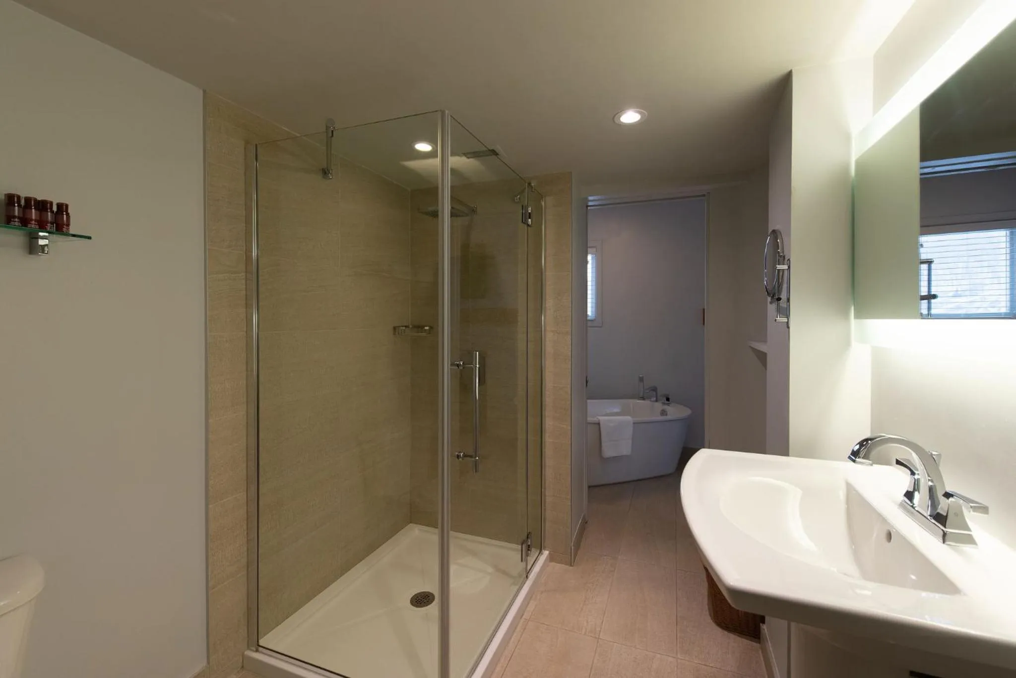 Shower in Hotel Chateau Bromont