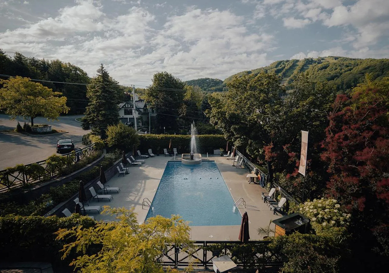 Pool view in Hotel Chateau Bromont