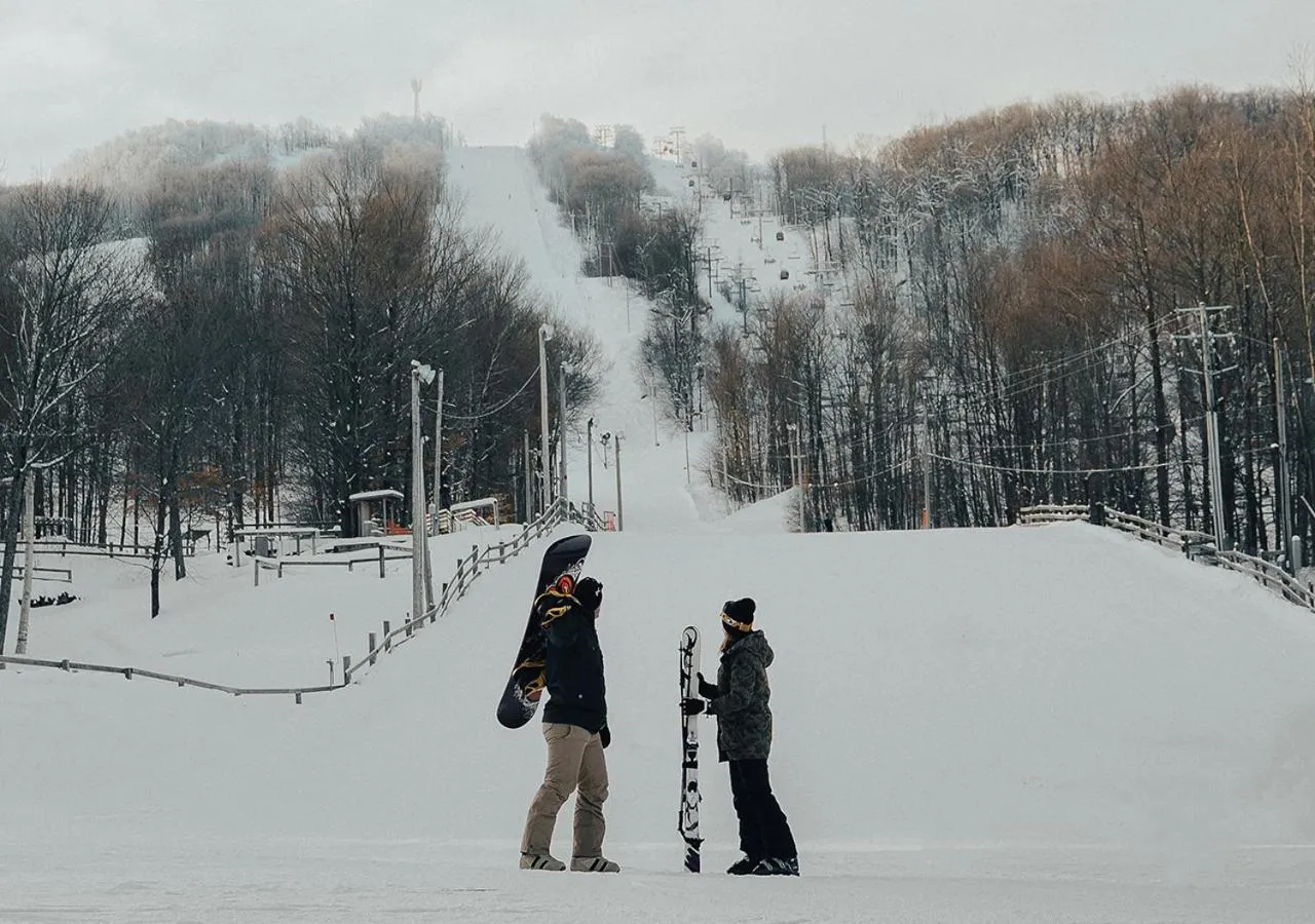 Skiing in Hotel Chateau Bromont